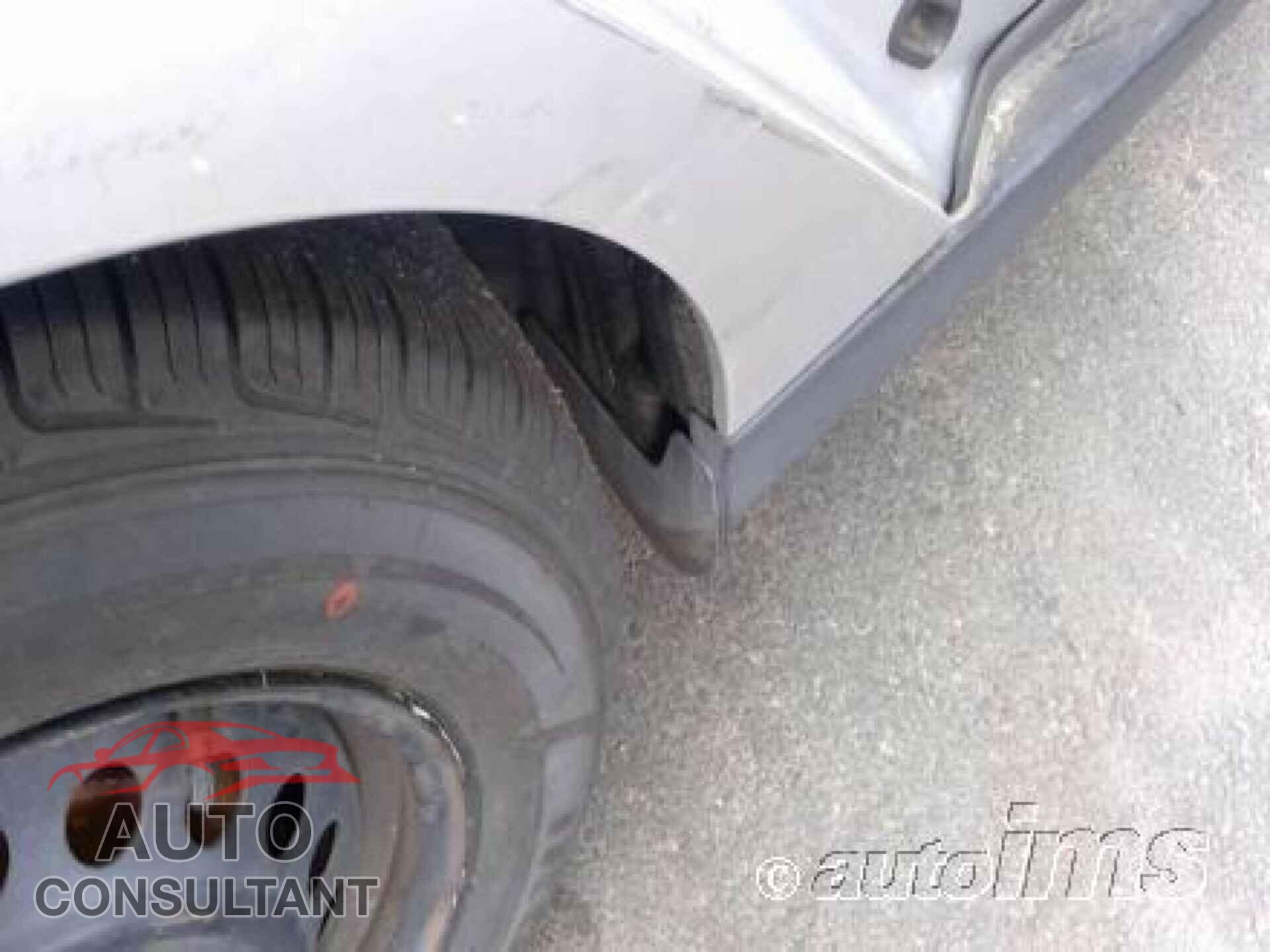 FORD FOCUS 2015 - 1FADP3E22FL296077