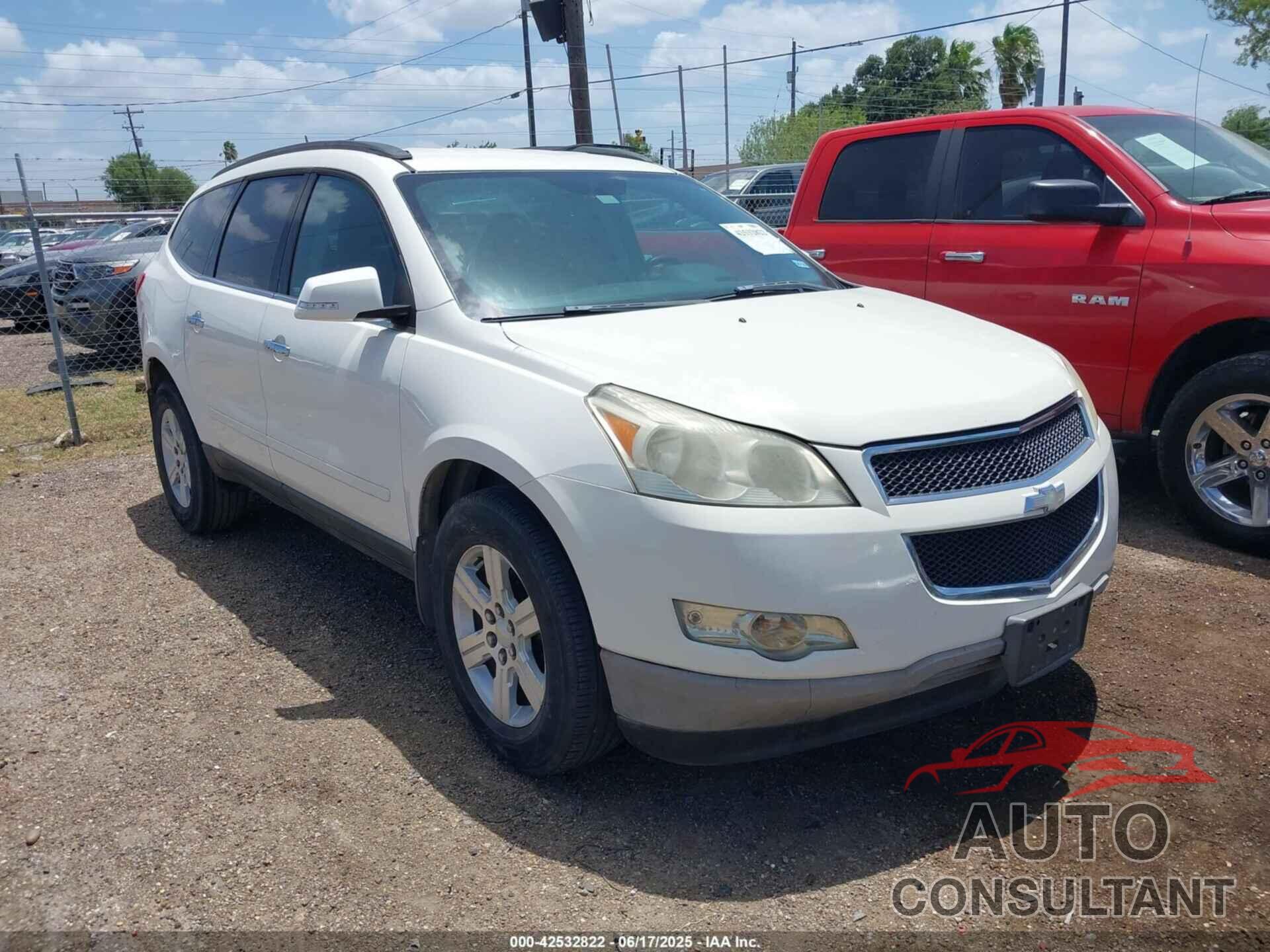 CHEVROLET TRAVERSE 2011 - 1GNKRGED4BJ138261