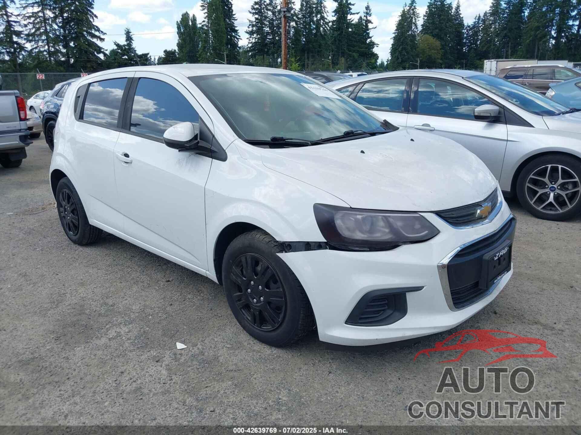 CHEVROLET SONIC 2017 - 1G1JG6SH6H4151346