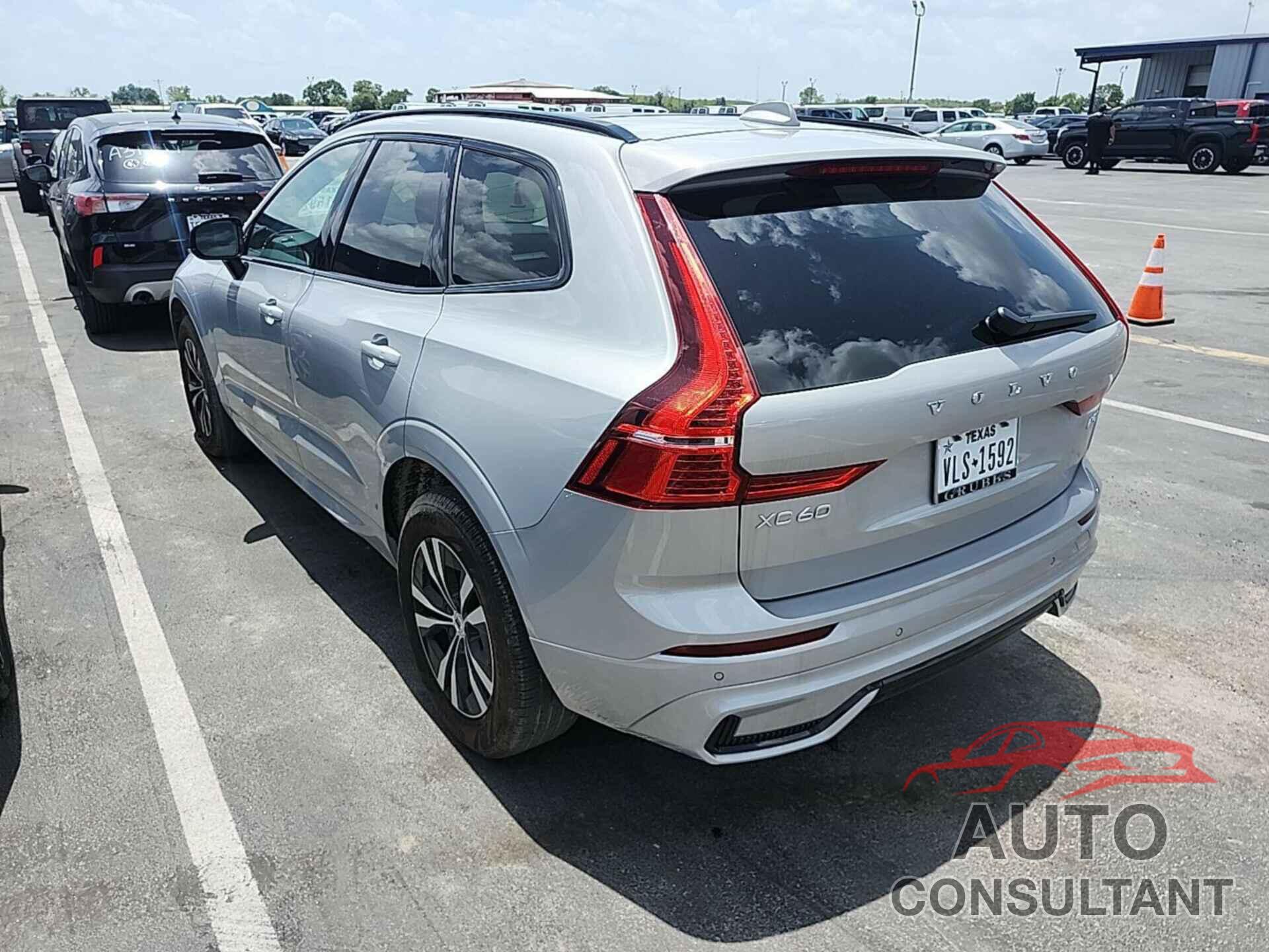 VOLVO XC60 2024 - YV4L12RK0R1929426
