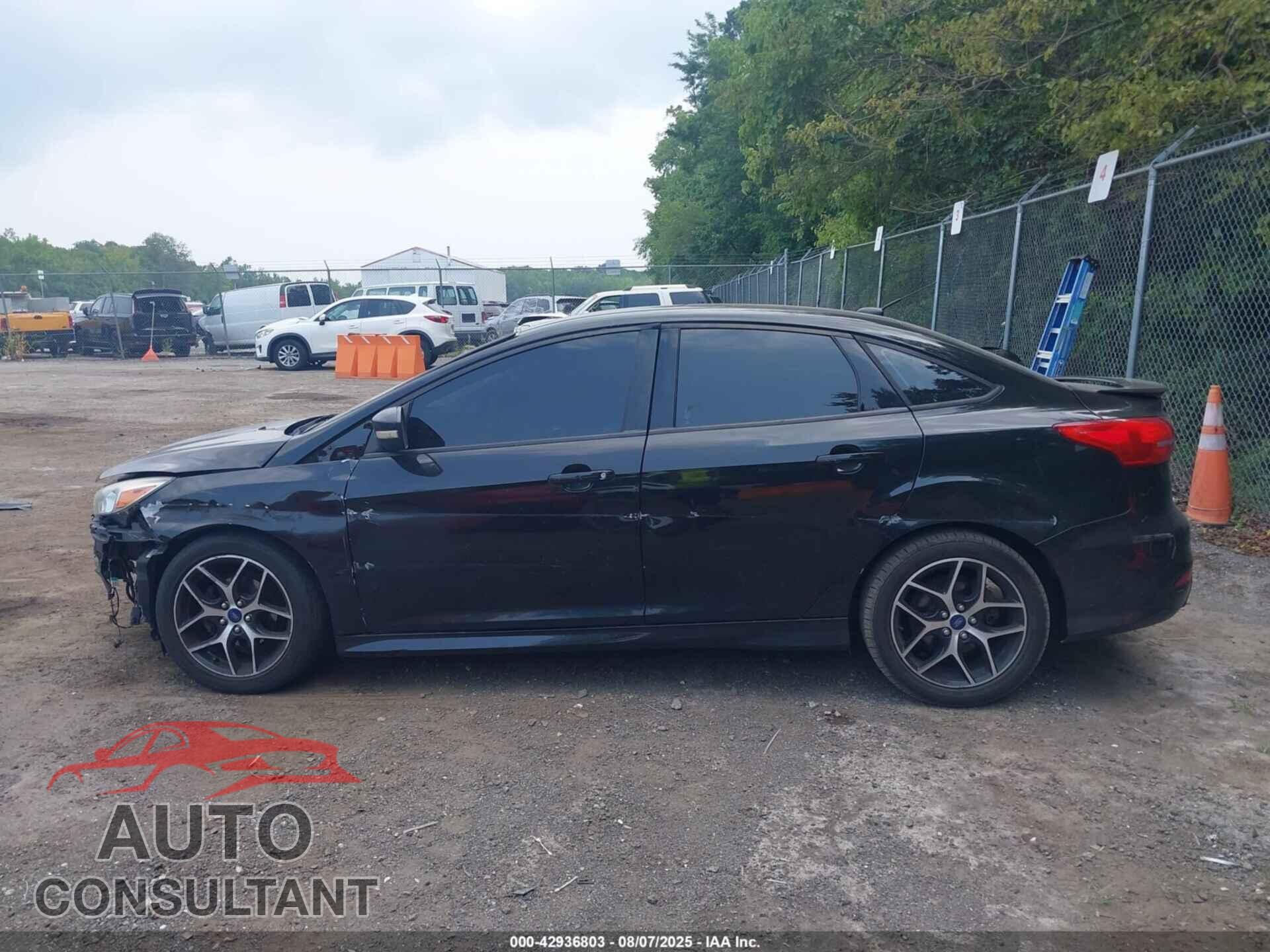 FORD FOCUS 2015 - 1FADP3F27FL247312