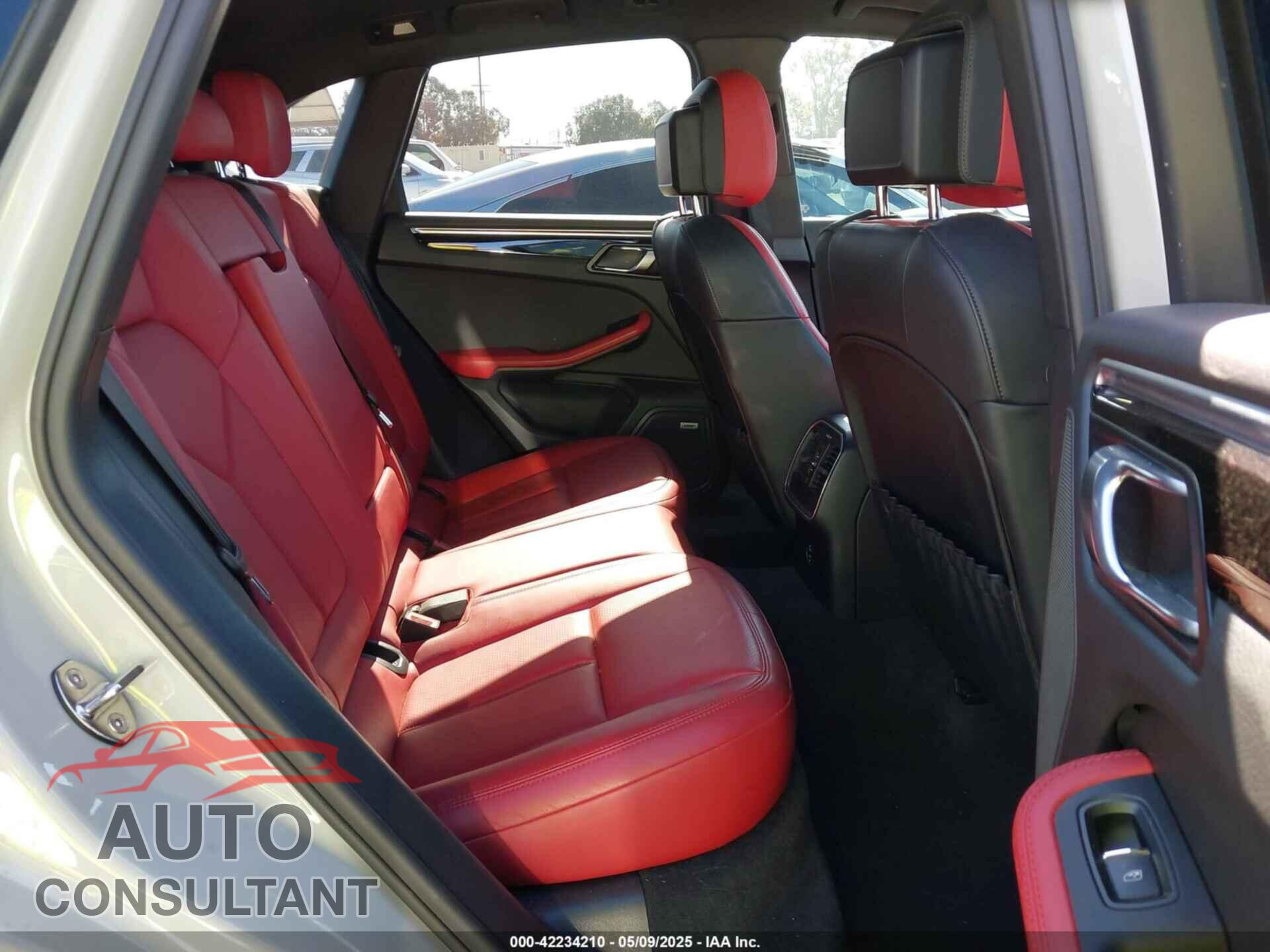 PORSCHE MACAN 2021 - WP1AB2A53MLB36517