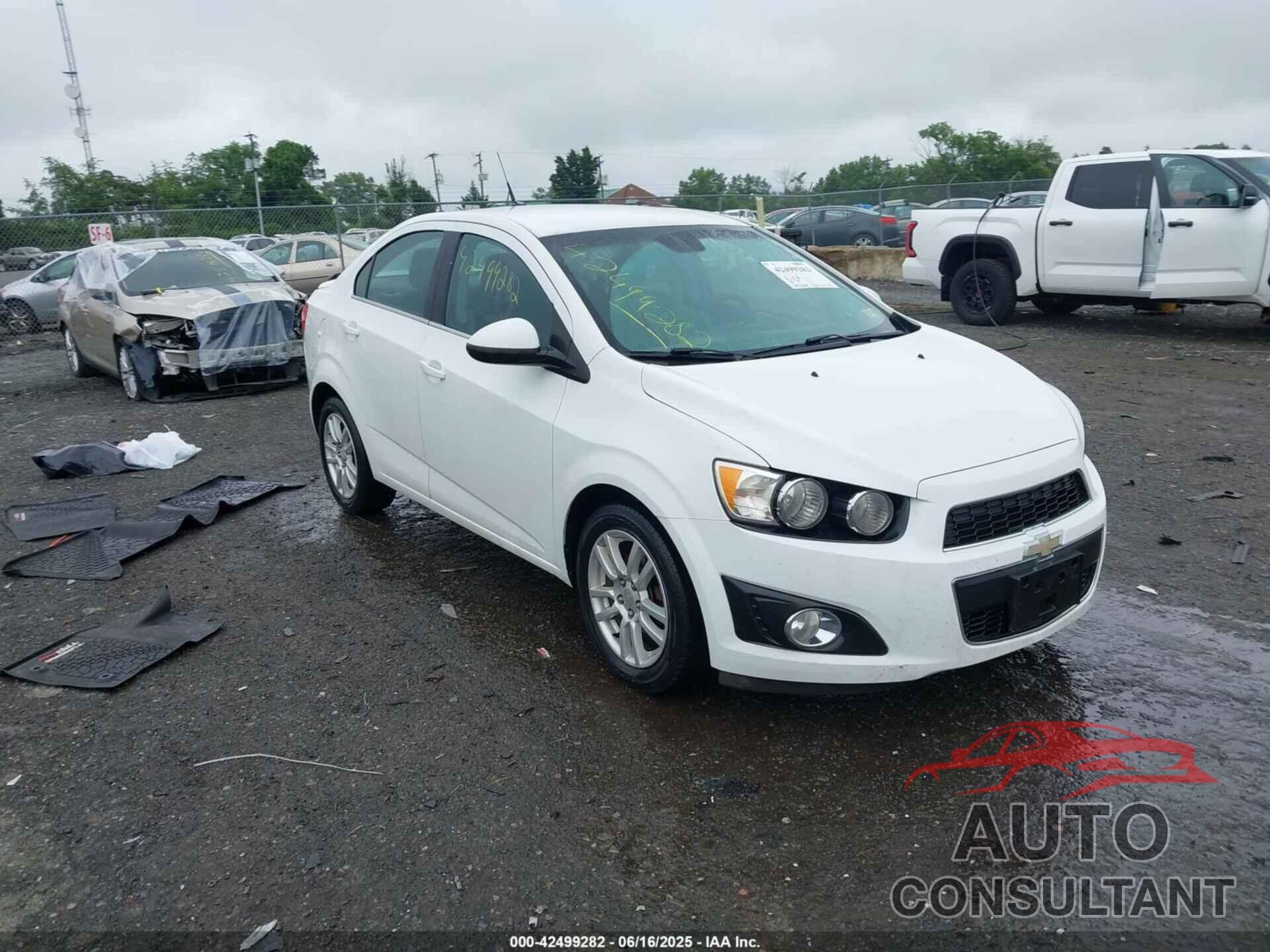 CHEVROLET SONIC 2013 - 1G1JC5SH7D4158693