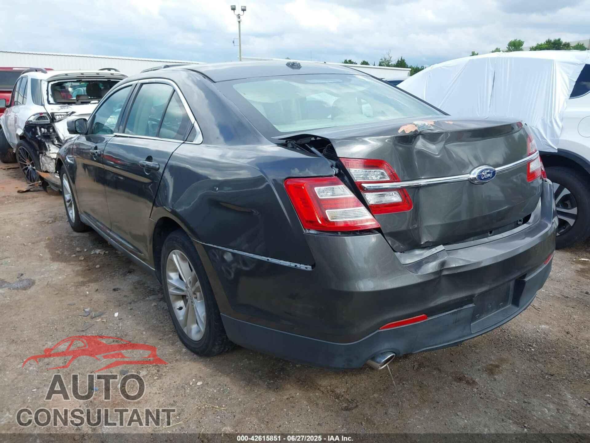 FORD TAURUS 2015 - 1FAHP2D83FG133318