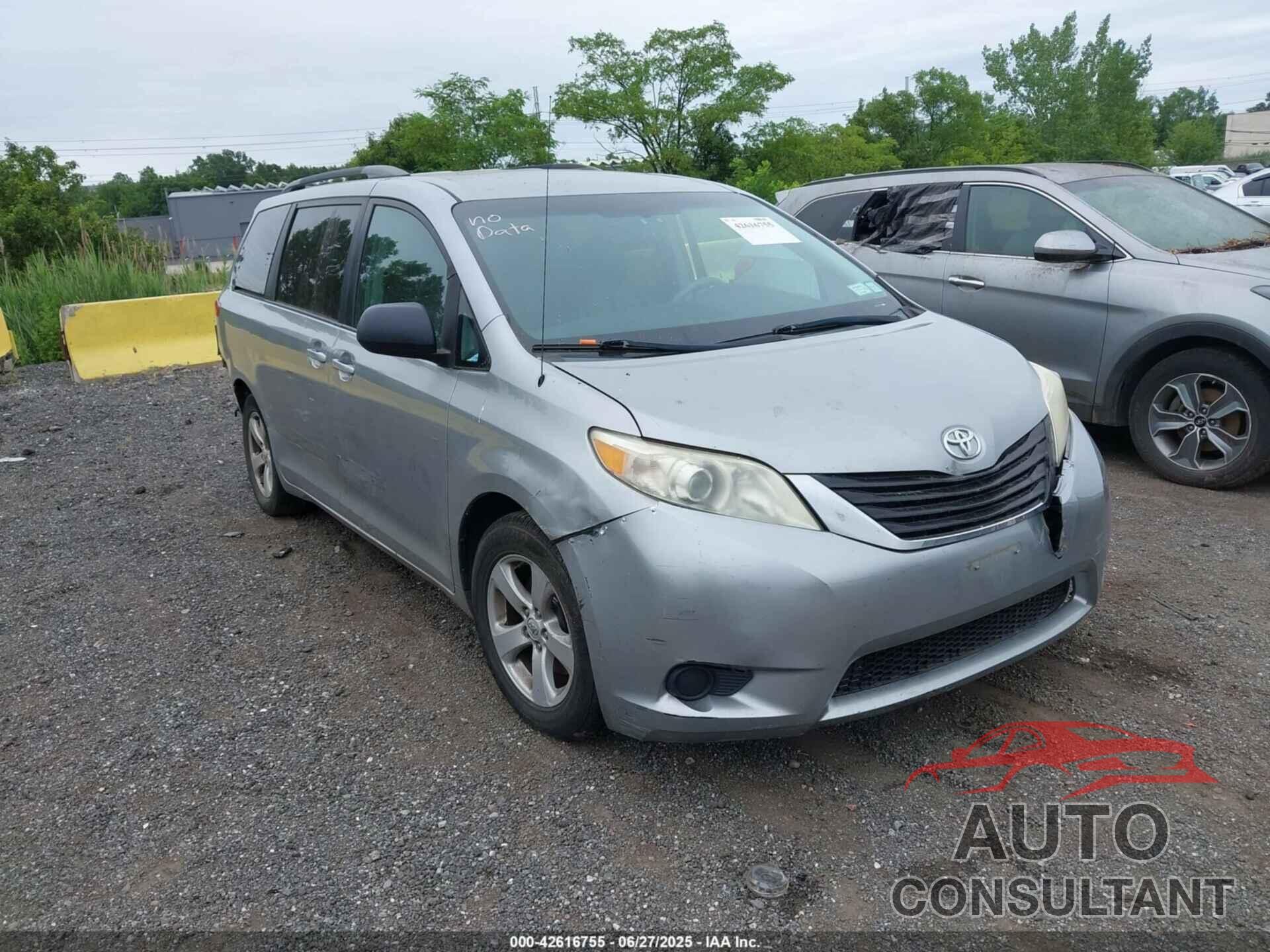 TOYOTA SIENNA 2011 - 5TDKK3DC6BS072605