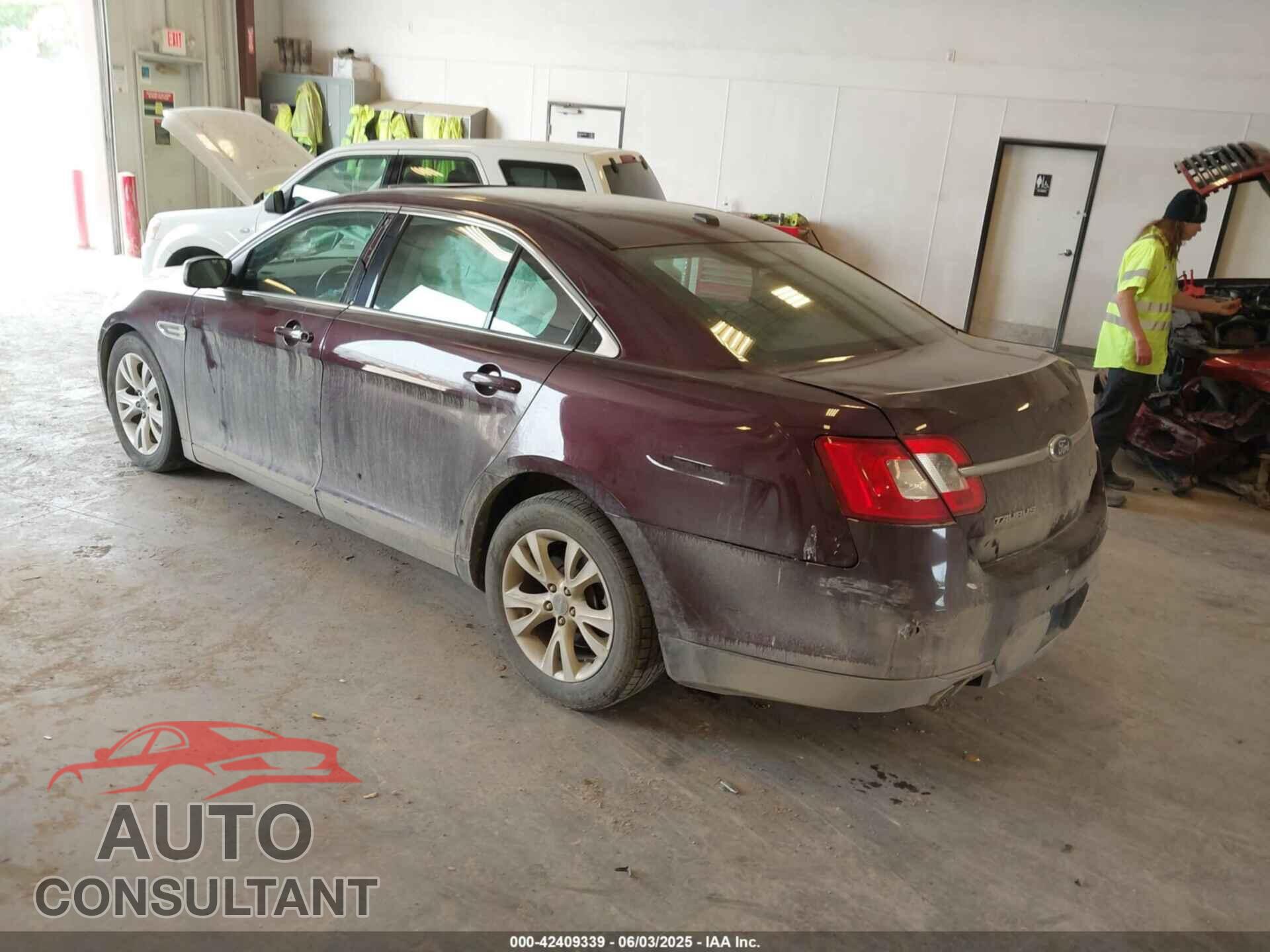 FORD TAURUS 2011 - 1FAHP2EW3BG156556