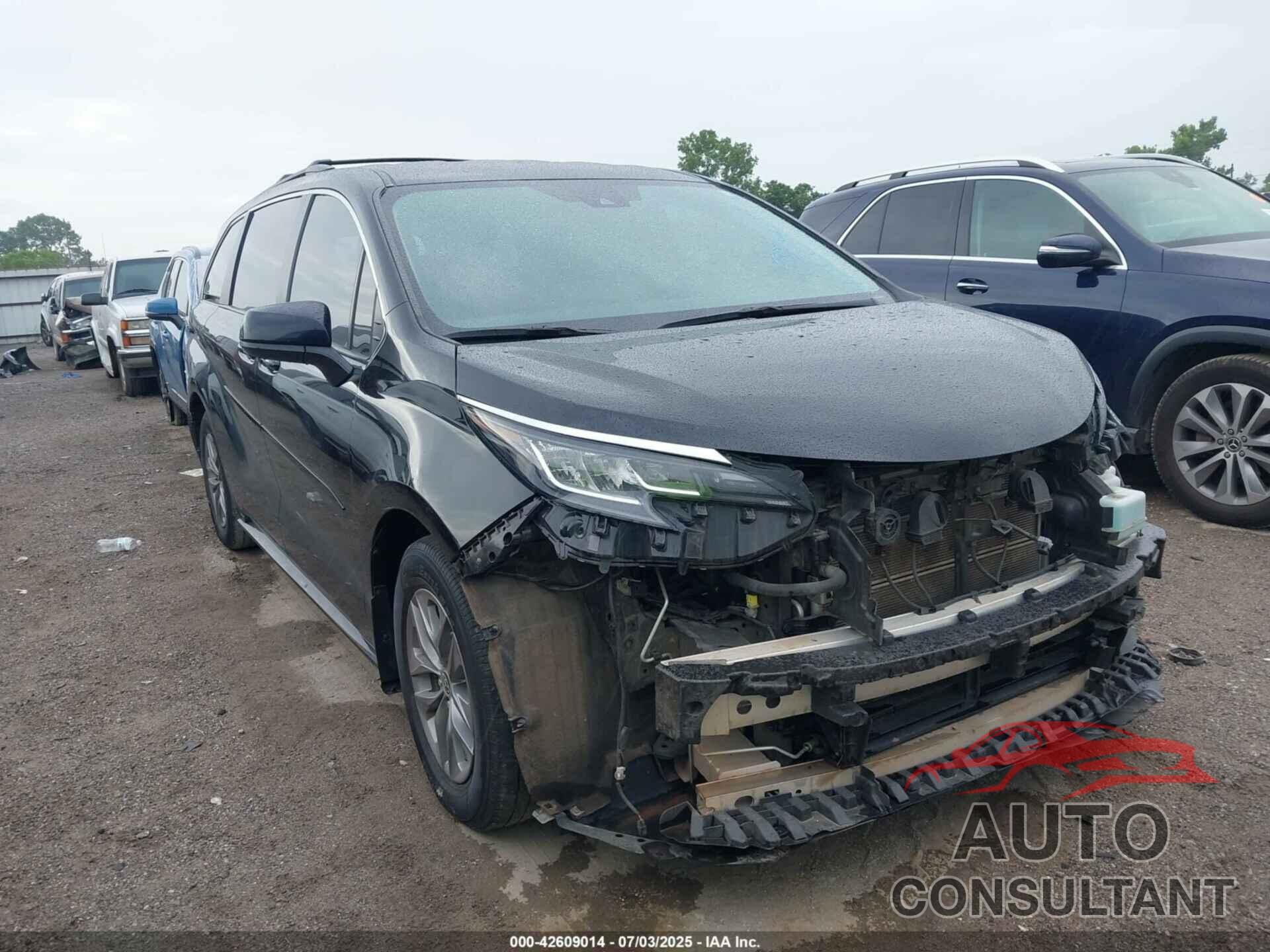 TOYOTA SIENNA 2023 - 5TDKRKEC6PS167659