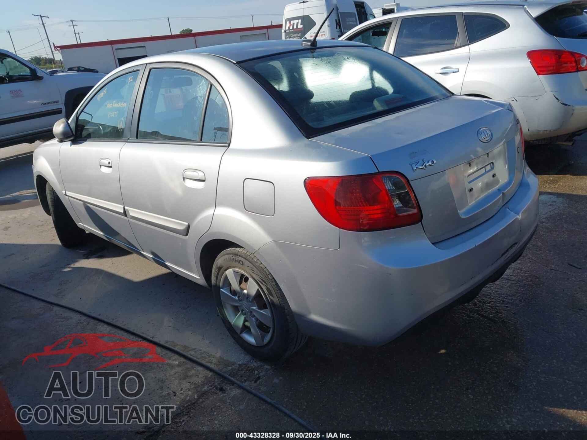 KIA RIO 2011 - KNADH4A35B6850875