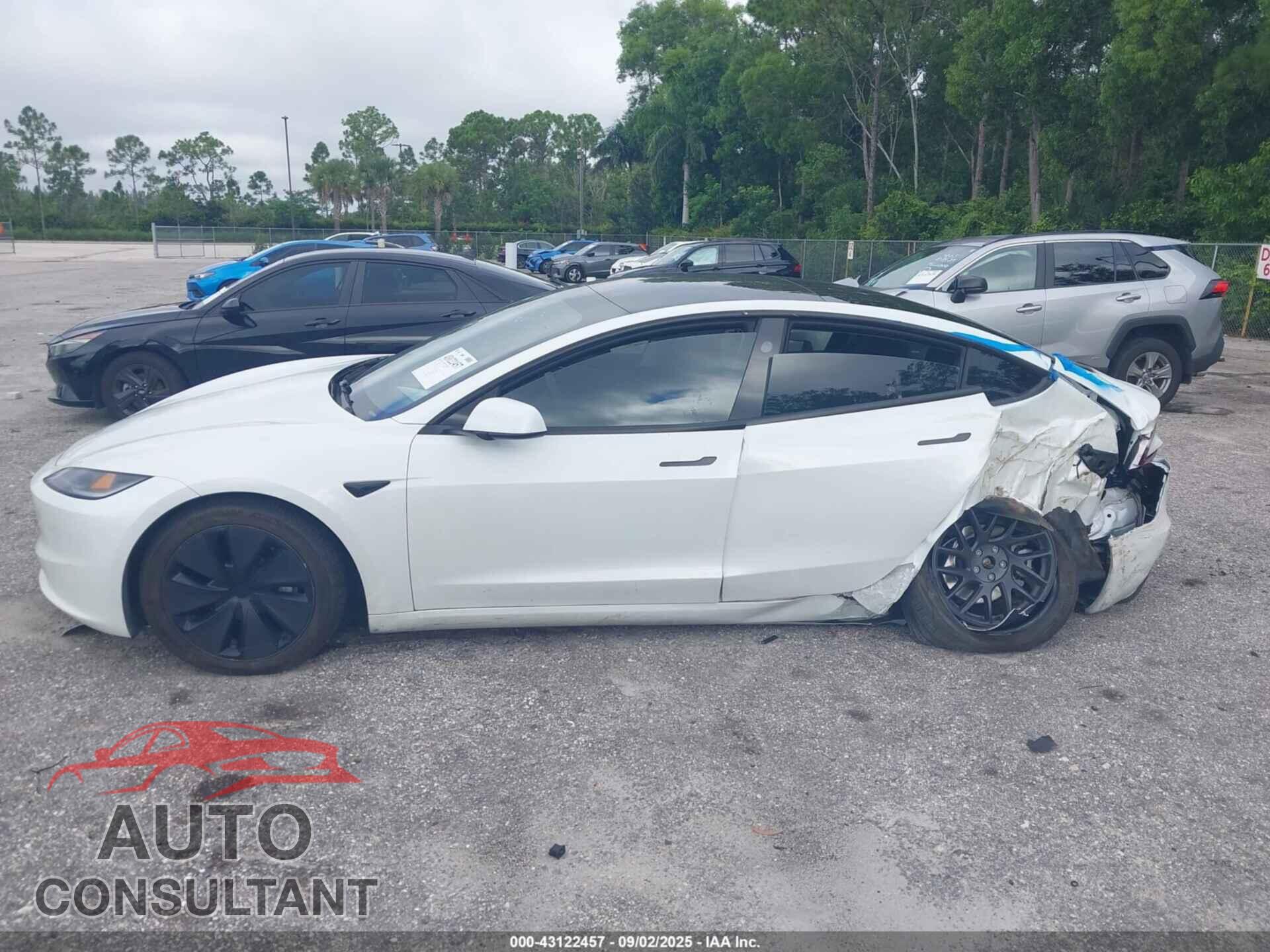 TESLA MODEL 3 2024 - 5YJ3E1EA4RF747363