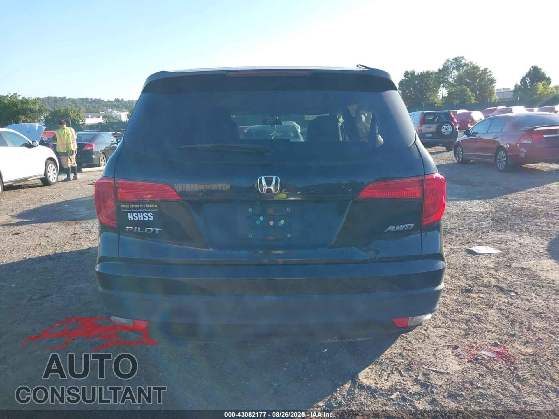 HONDA PILOT 2017 - 5FNYF6H13HB030575
