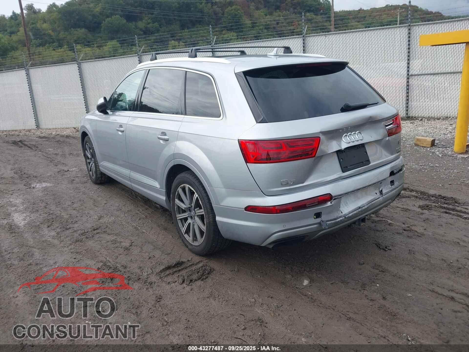 AUDI Q7 2018 - WA1VAAF77JD033174
