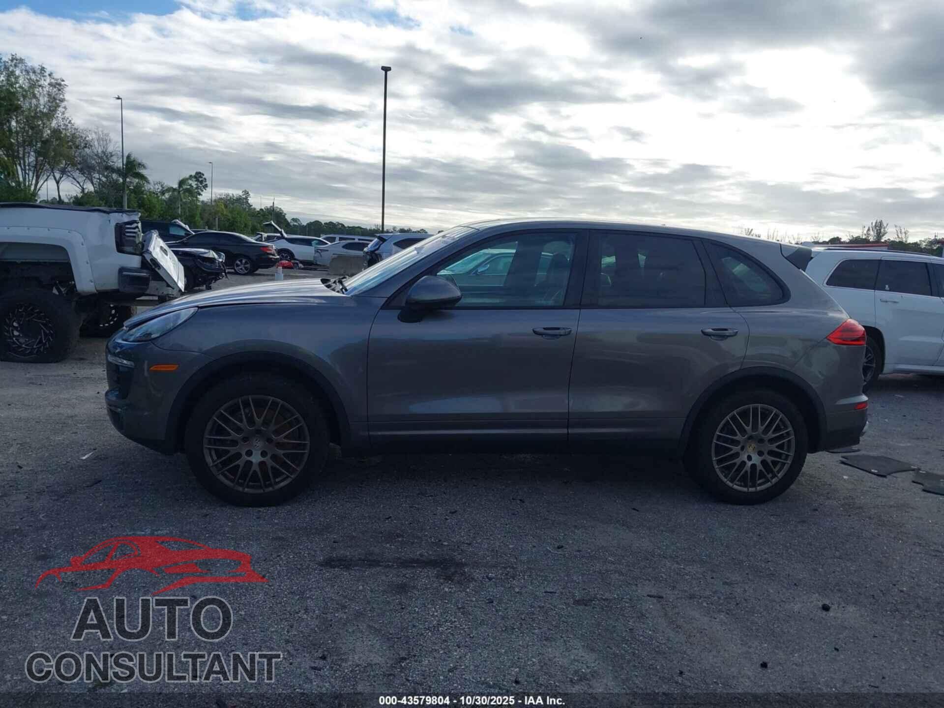 PORSCHE CAYENNE 2016 - WP1AA2A26GKA09005