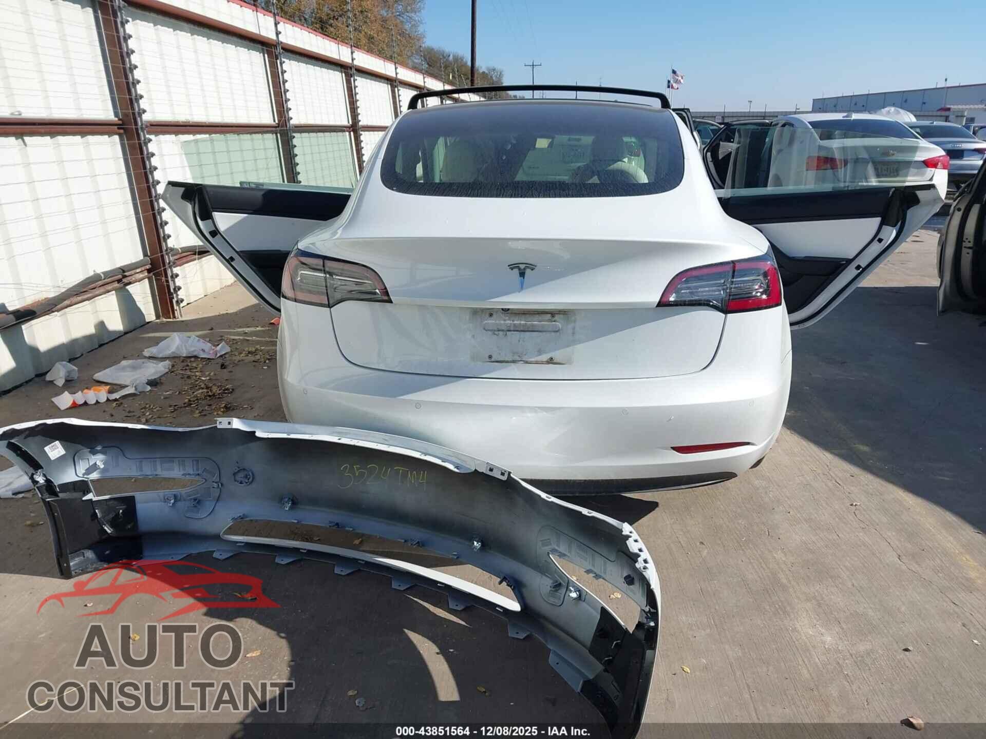 TESLA MODEL 3 2018 - 5YJ3E1EB6JF098159