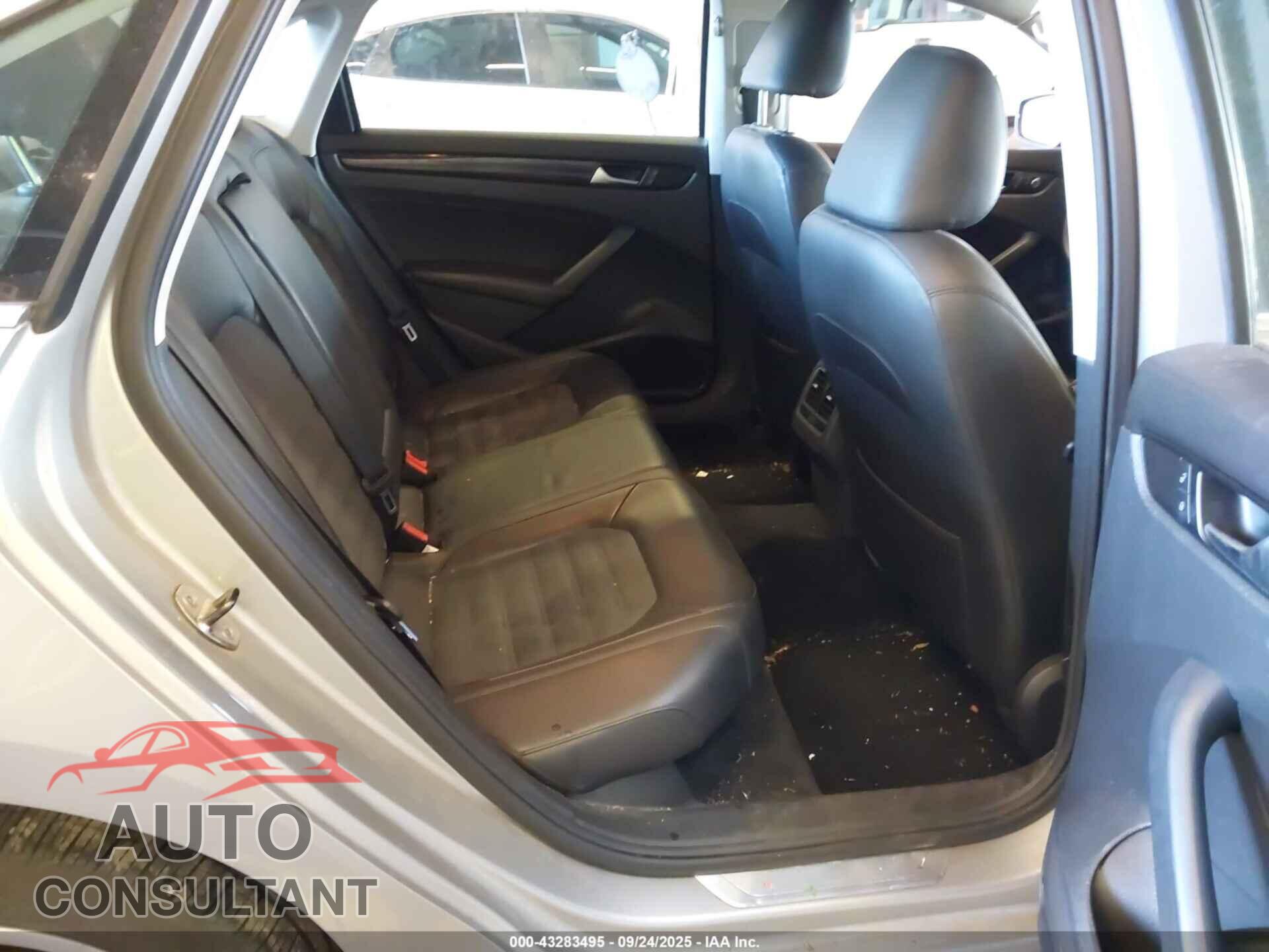 VOLKSWAGEN PASSAT 2014 - 1VWCN7A38EC033072