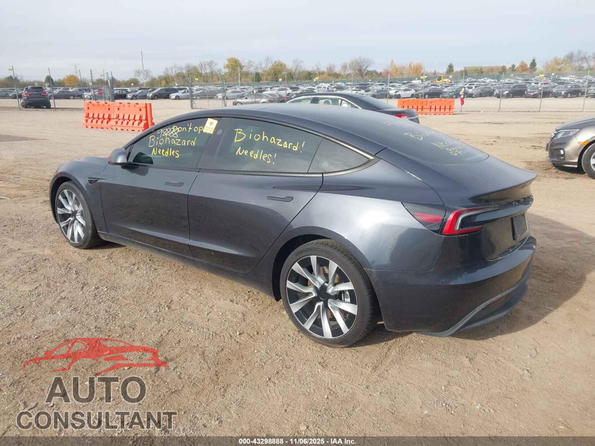 TESLA MODEL 3 2024 - 5YJ3E1EB4RF758808