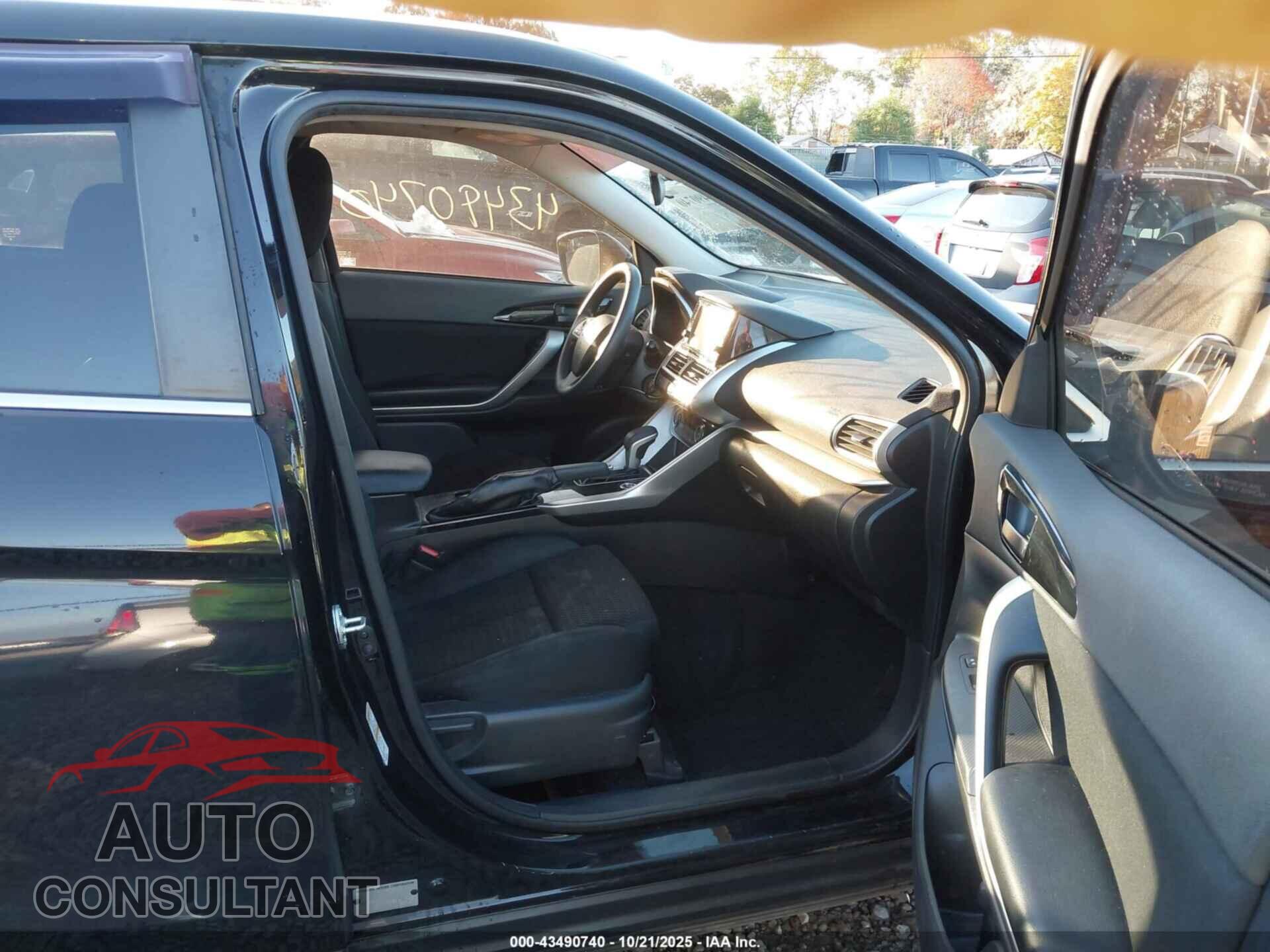 MITSUBISHI ECLIPSE CROSS 2018 - JA4AT3AA2JZ065573