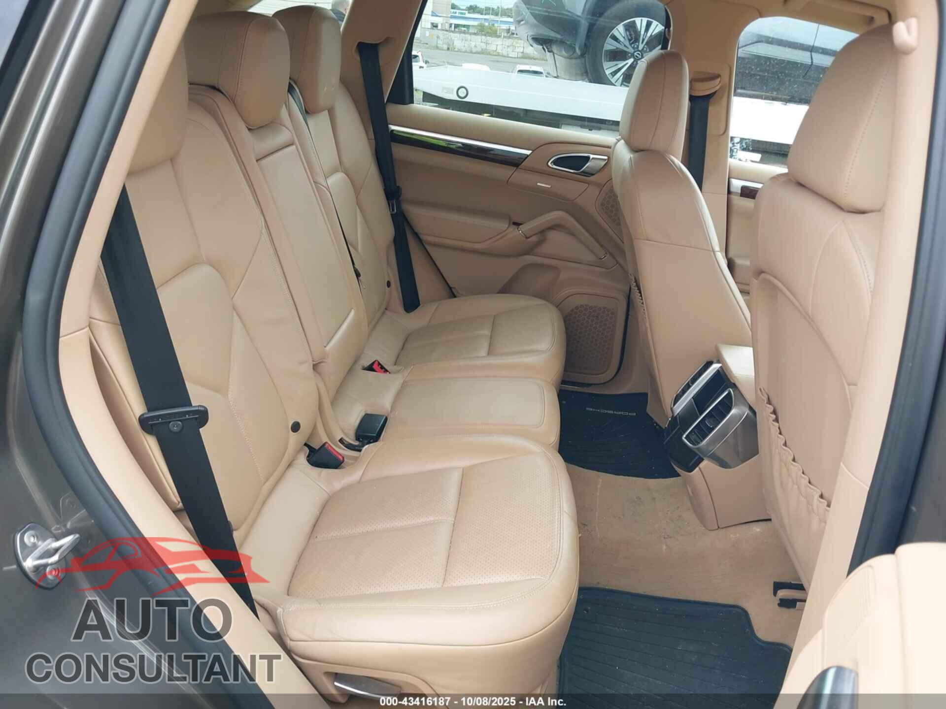 PORSCHE CAYENNE 2011 - WP1AB2A27BLA44202