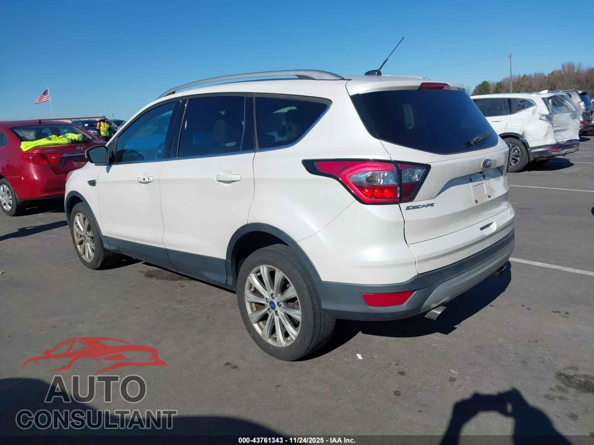 FORD ESCAPE 2017 - 1FMCU0J97HUE65583