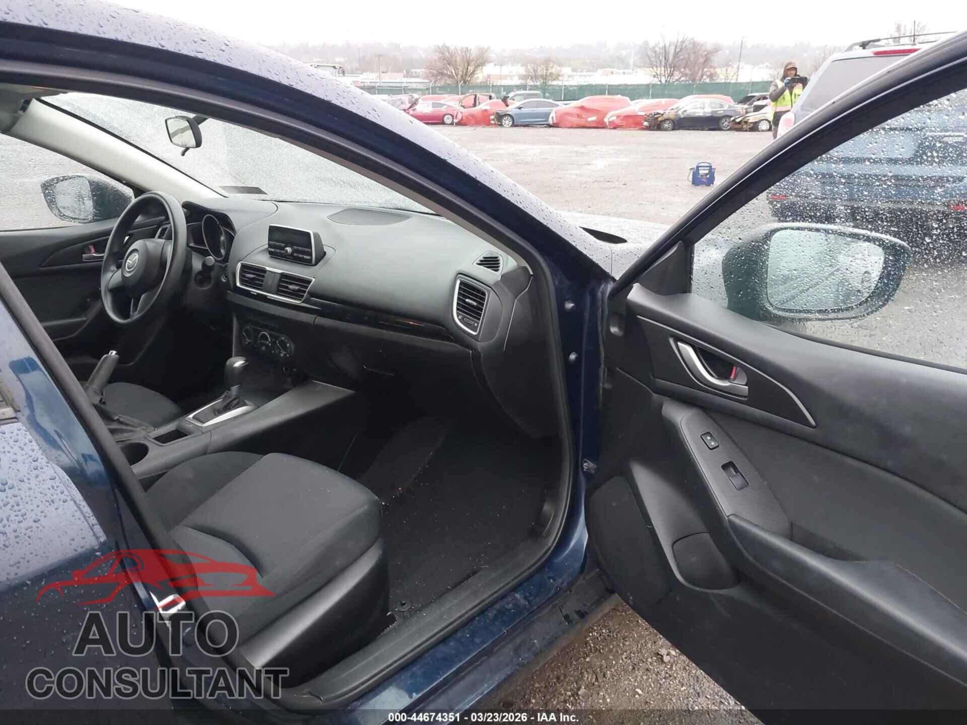 MAZDA MAZDA3 2014 - JM1BM1T74E1156801