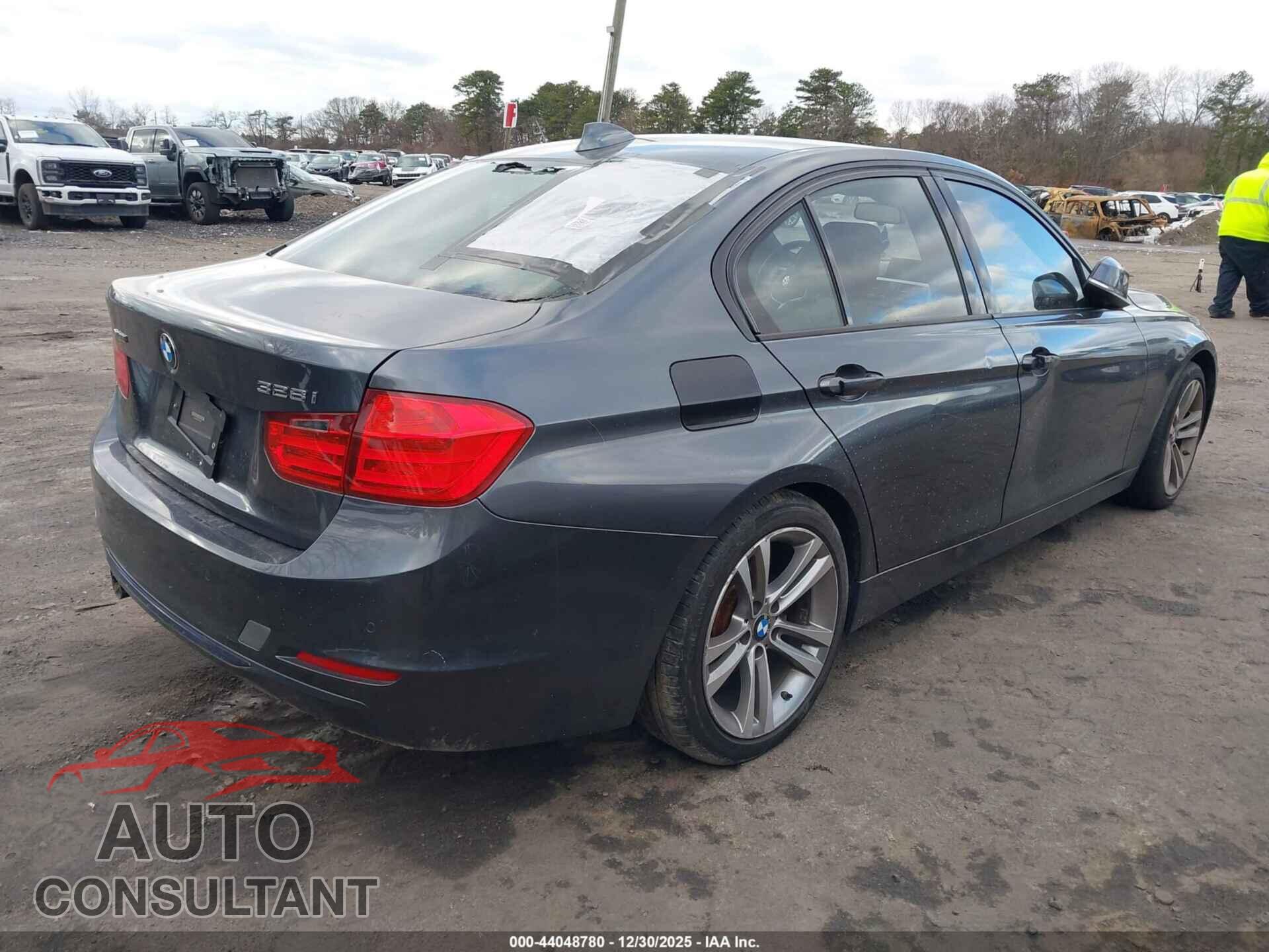 BMW 328I 2013 - WBA3B5C59DF597404