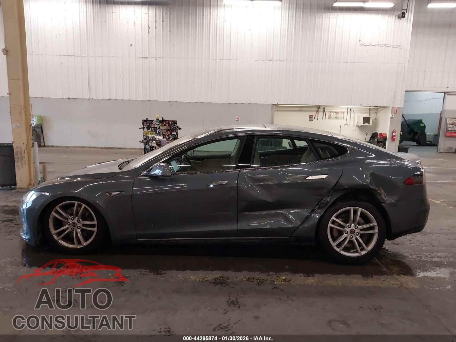 TESLA MODEL S 2013 - 5YJSA1DN6DFP03403
