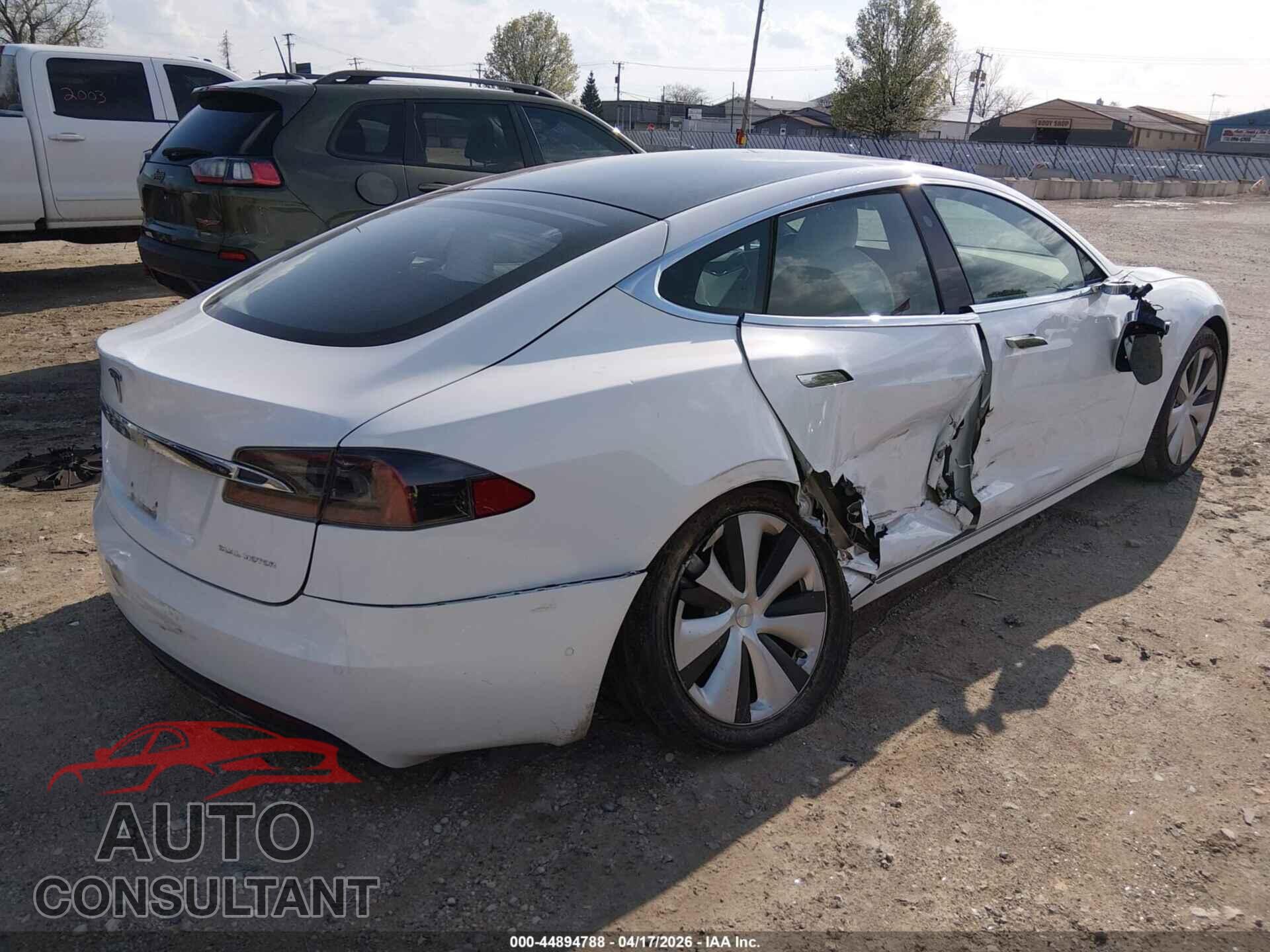 TESLA MODEL S 2021 - 5YJSA1E24MF424729