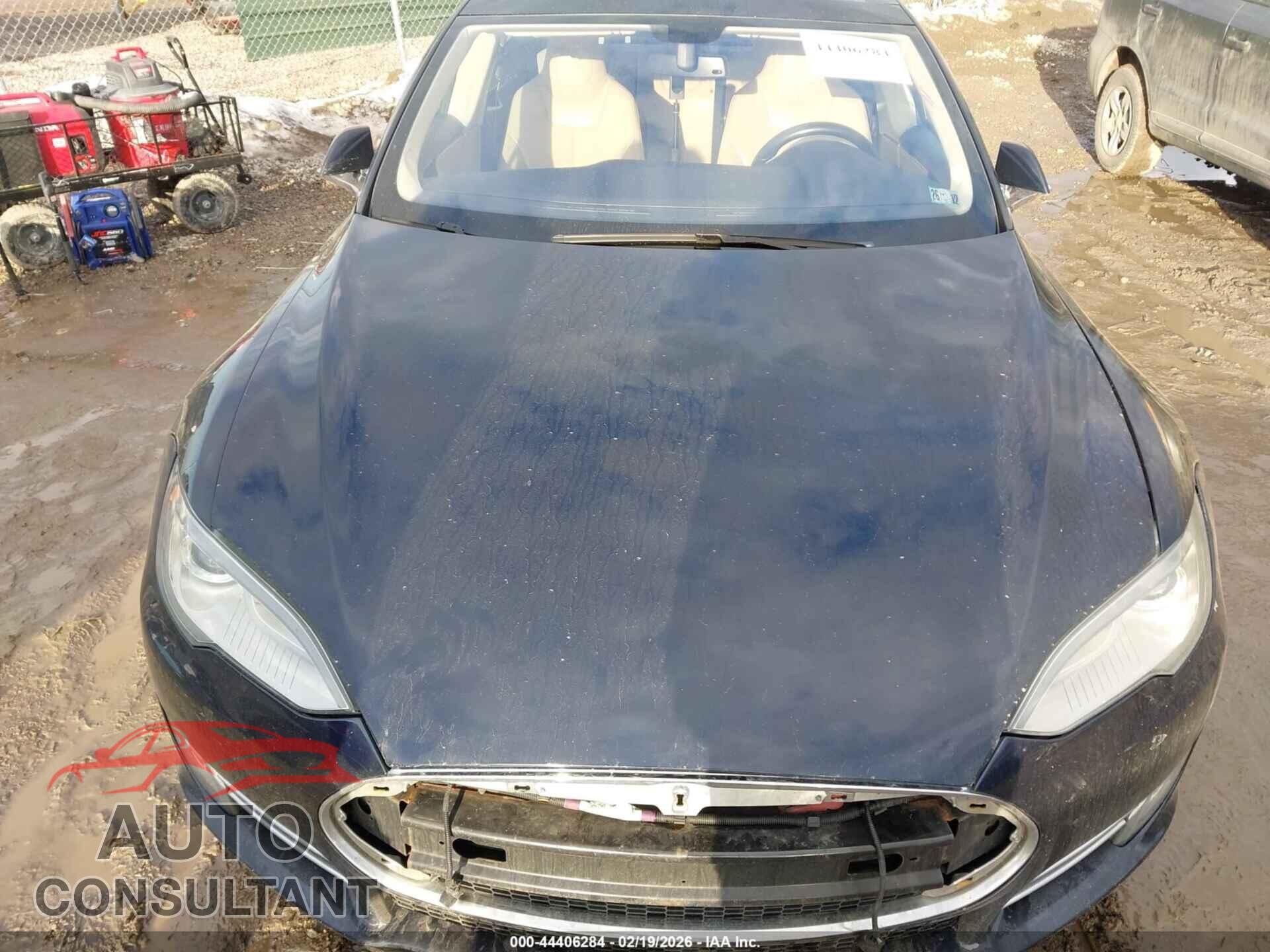 TESLA MODEL S 2013 - 5YJSA1DN3DFP26606