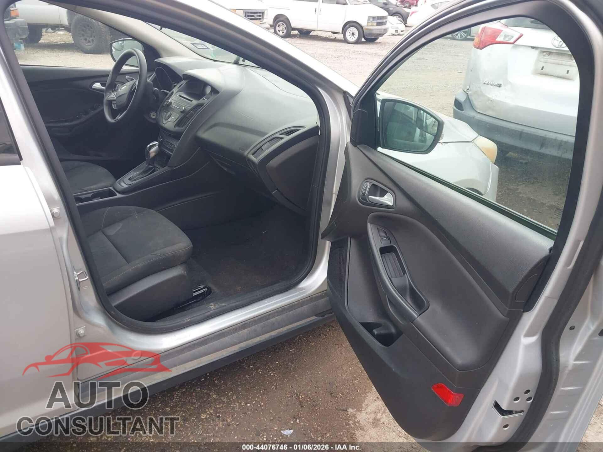FORD FOCUS 2016 - 1FADP3F28GL368965