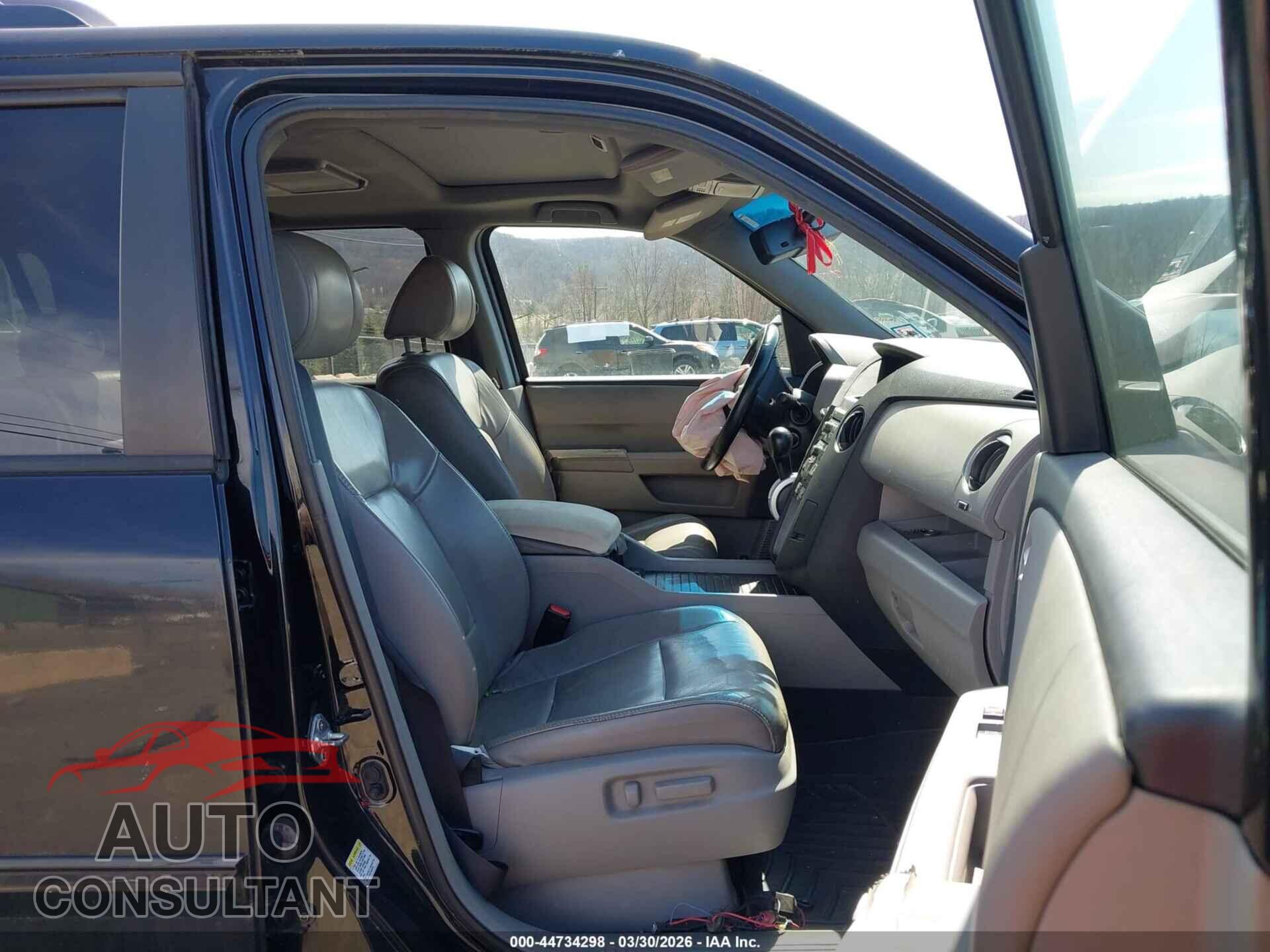 HONDA PILOT 2011 - 5FNYF4H68BB106329