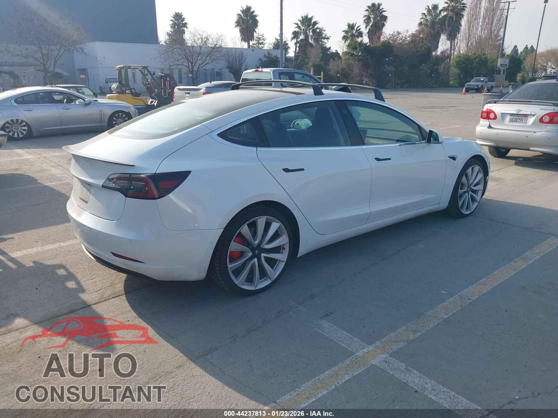 TESLA MODEL 3 2018 - 5YJ3E1EB9JF106531