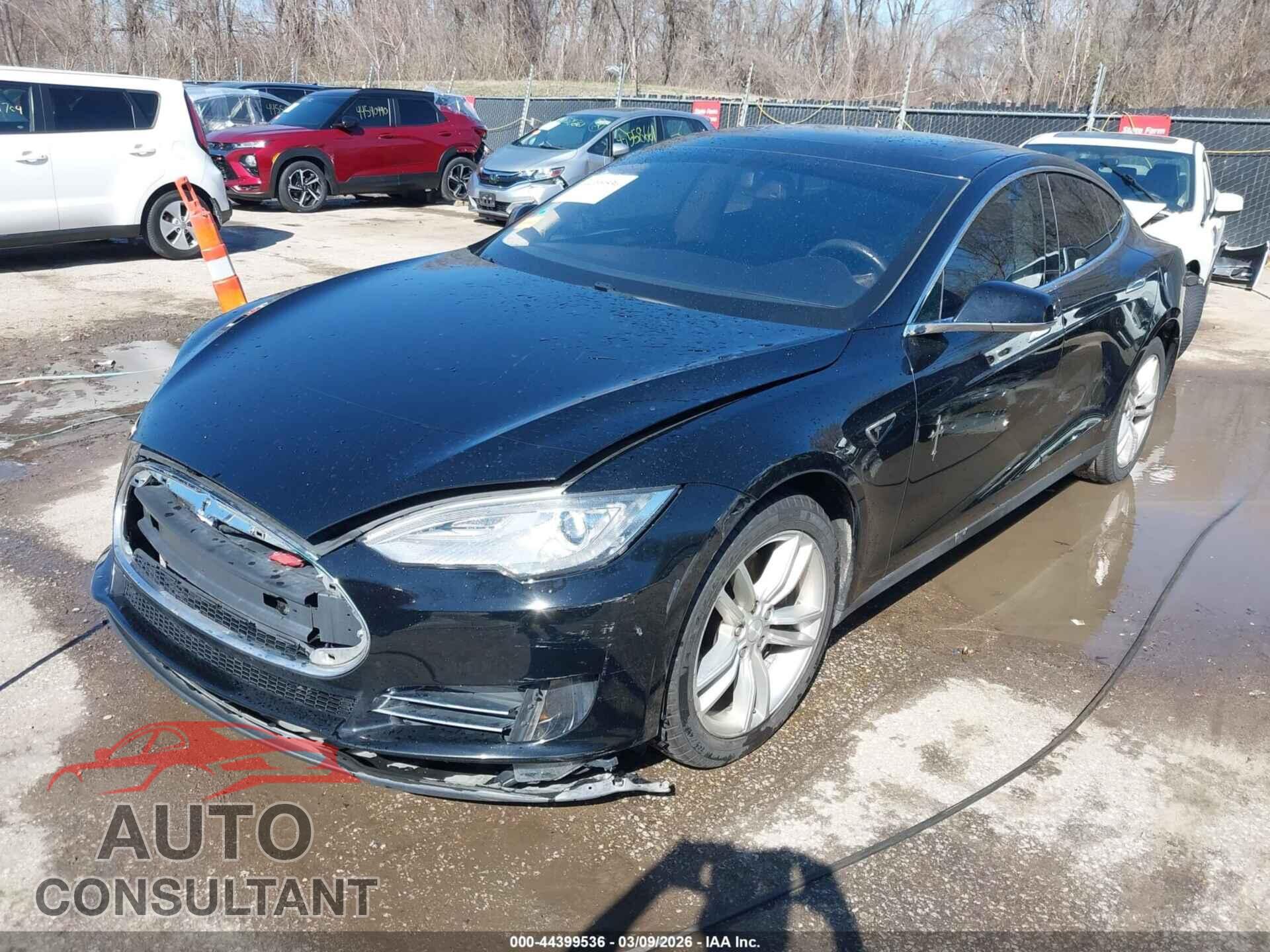 TESLA MODEL S 2013 - 5YJSA1AC8DFP11229