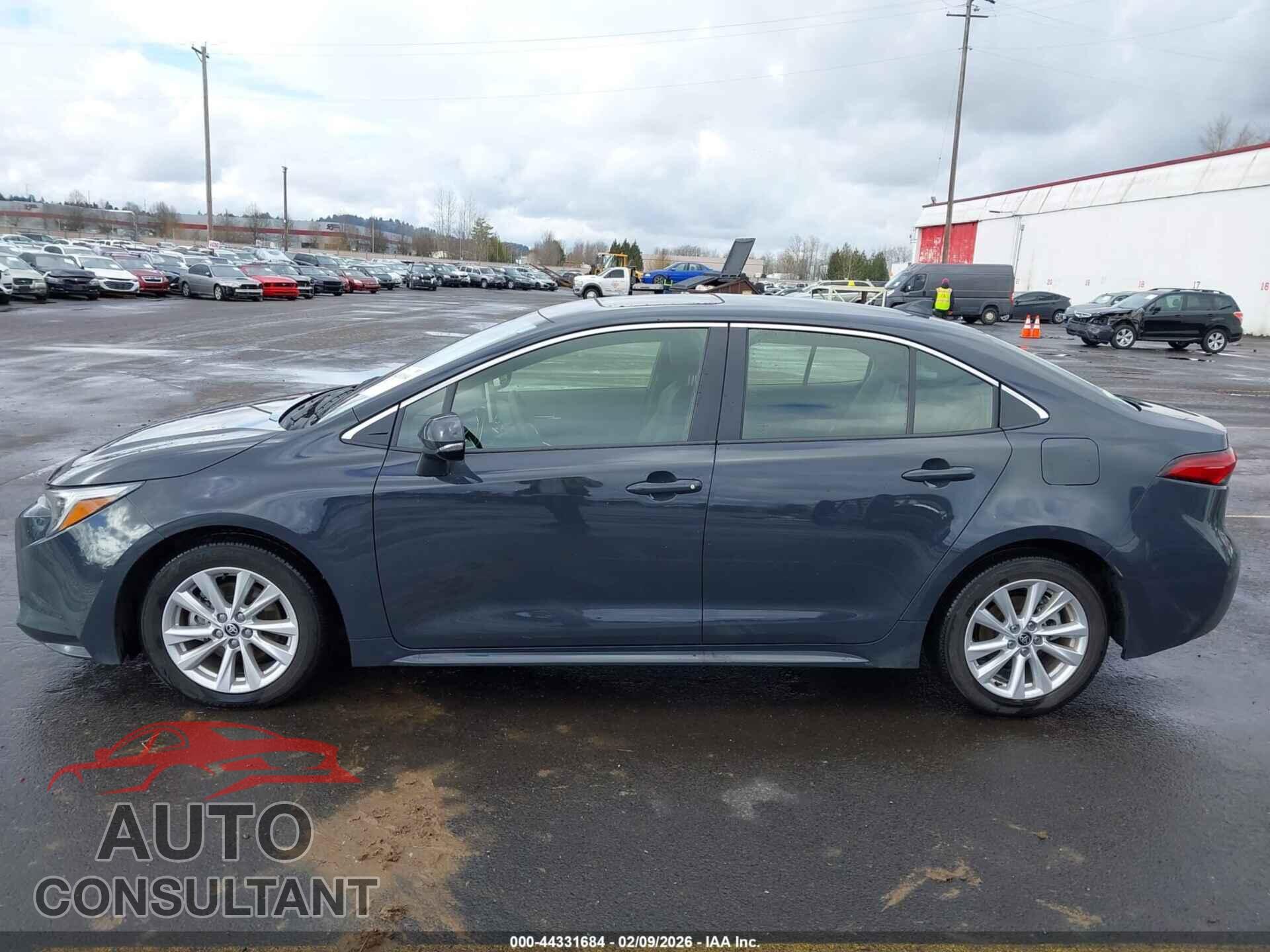 TOYOTA COROLLA 2025 - JTDBCMFEXS3088647