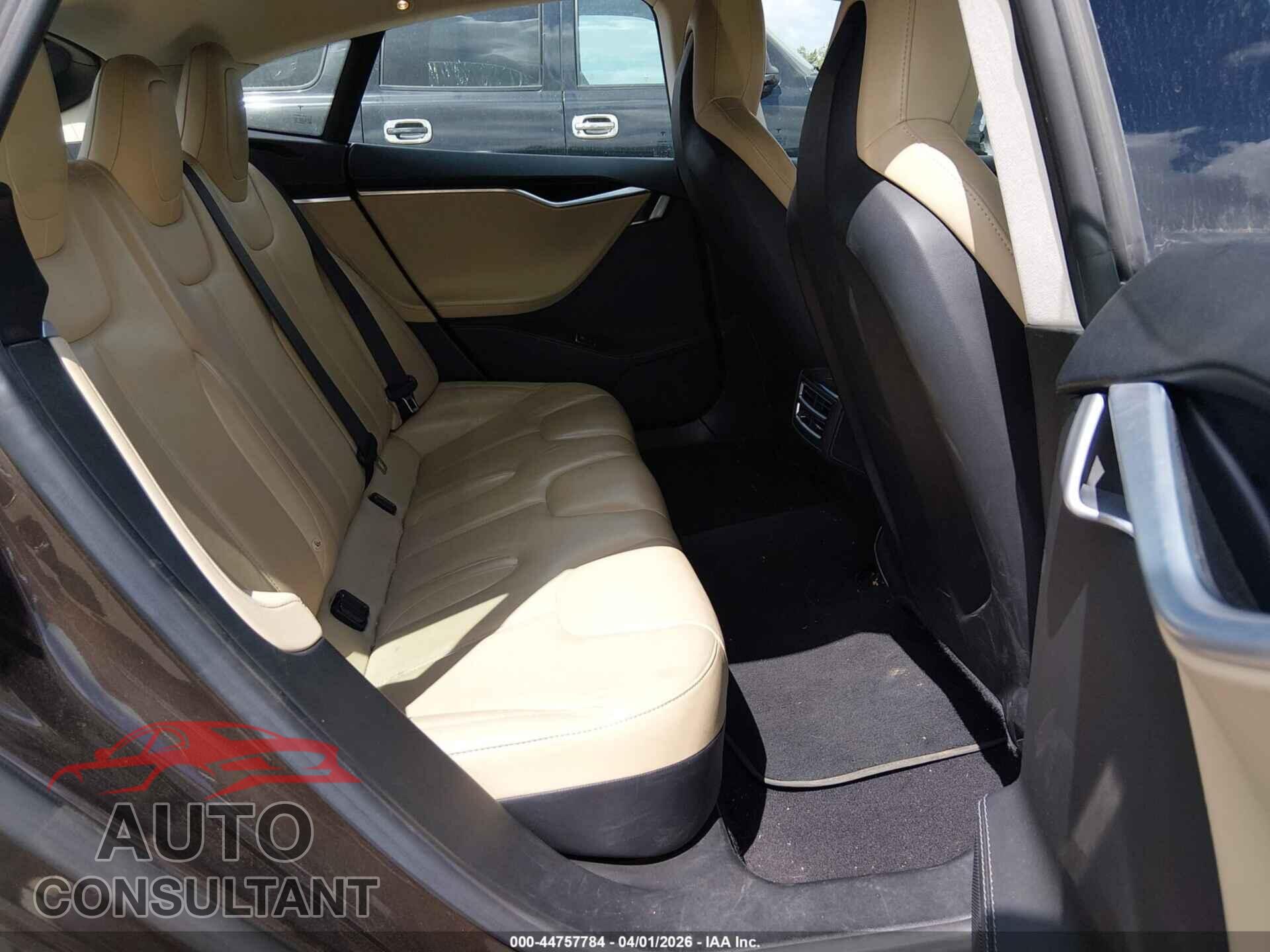 TESLA MODEL S 2014 - 5YJSA1H15EFP61043