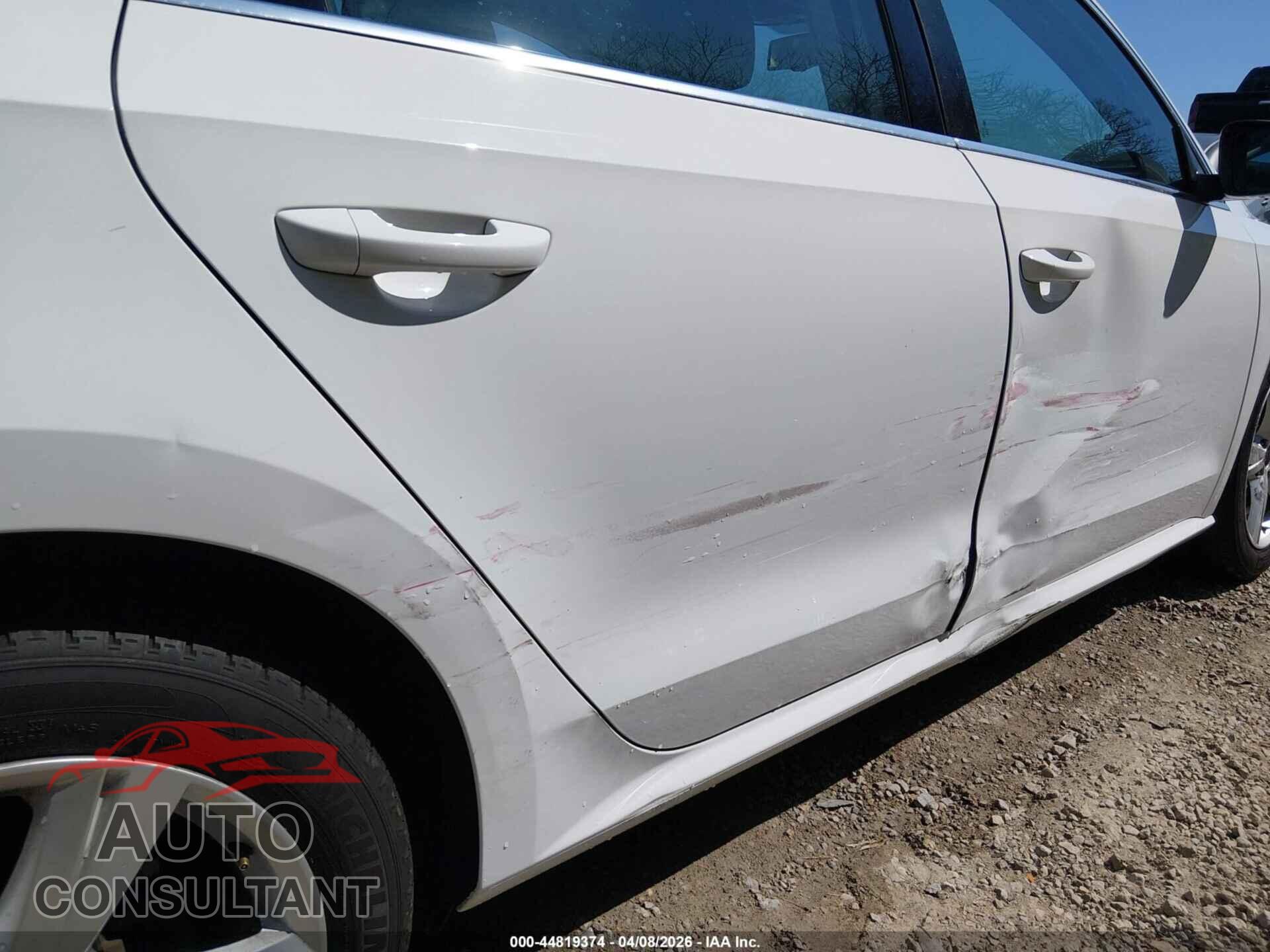 VOLKSWAGEN PASSAT 2012 - 1VWBP7A31CC084674
