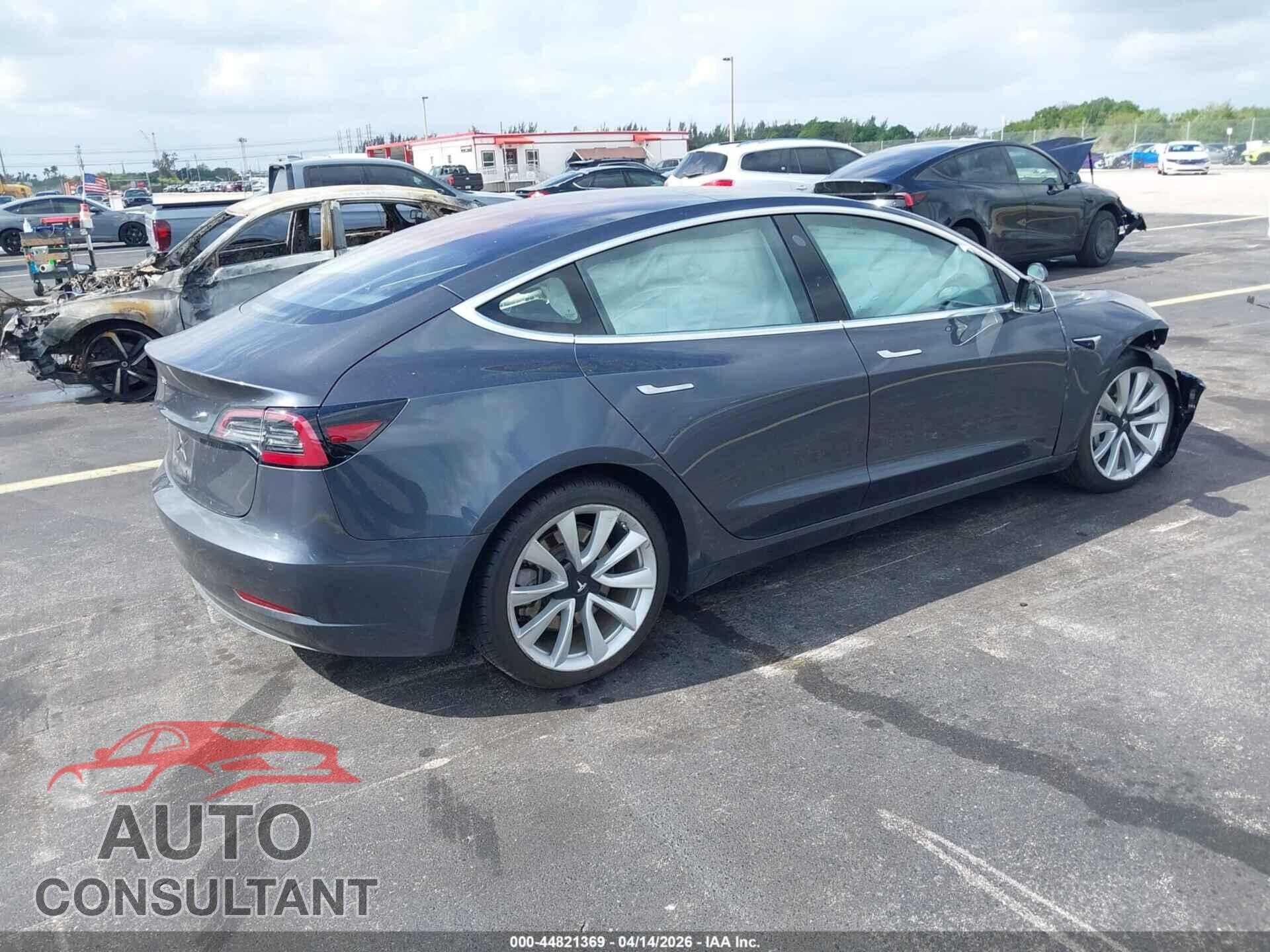 TESLA MODEL 3 2018 - 5YJ3E1EA9JF009501