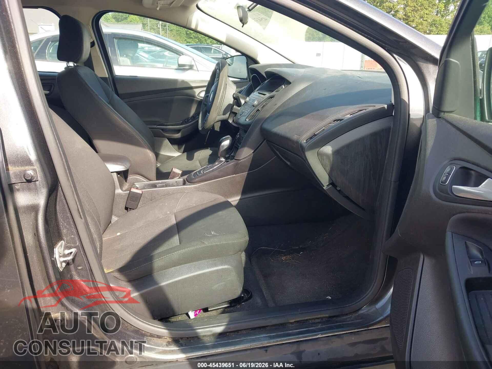 FORD FOCUS 2016 - 1FADP3K25GL396518