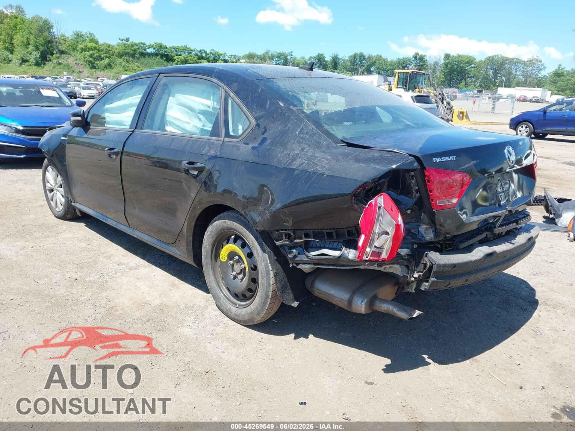VOLKSWAGEN PASSAT 2015 - 1VWAT7A32FC019845
