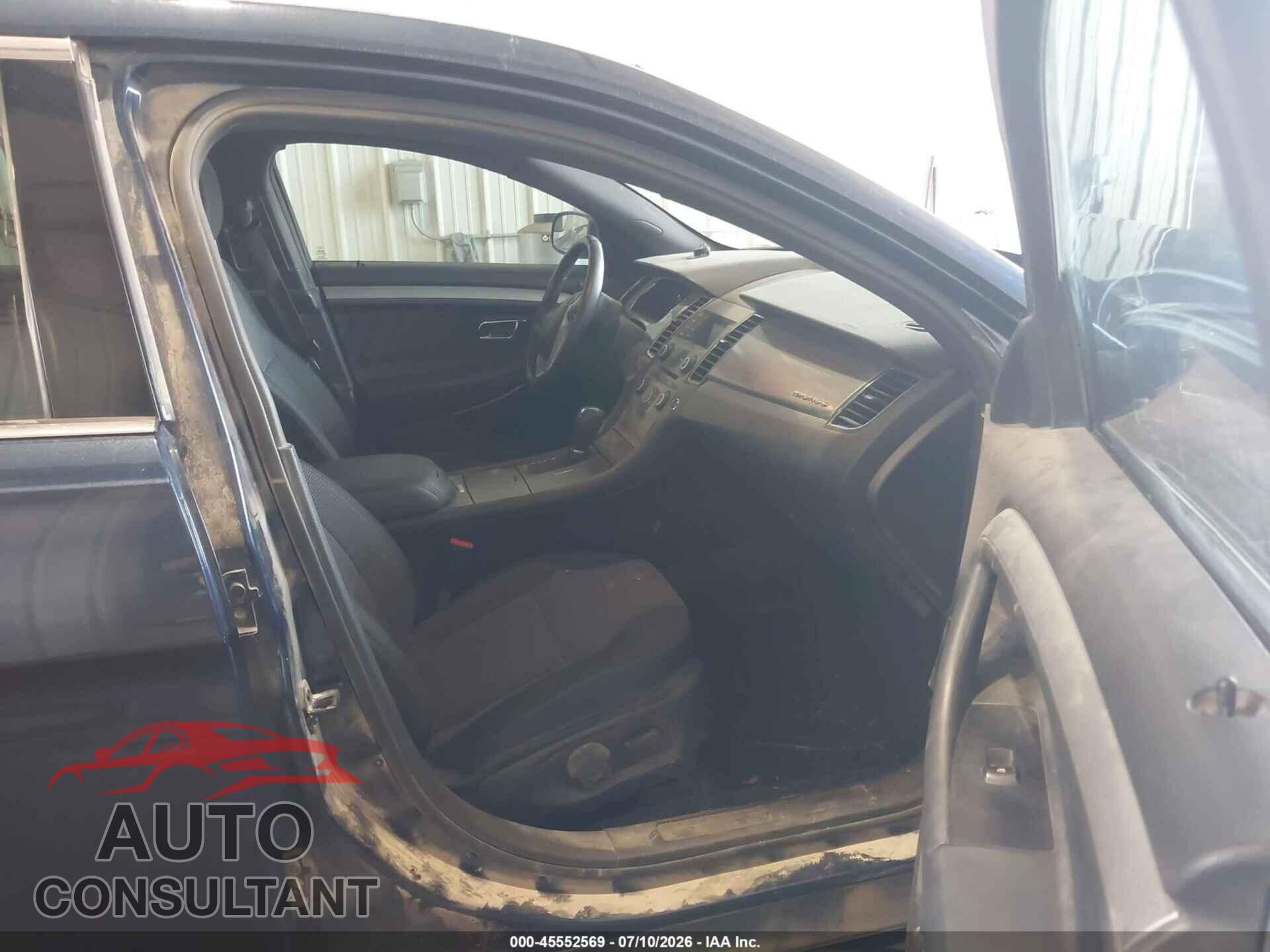 FORD TAURUS 2017 - 1FAHP2E80HG113691