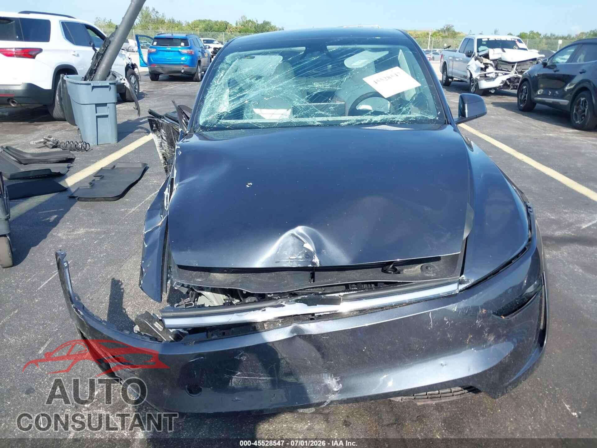 TESLA MODEL Y 2026 - 7SAYGDEE5TA410485