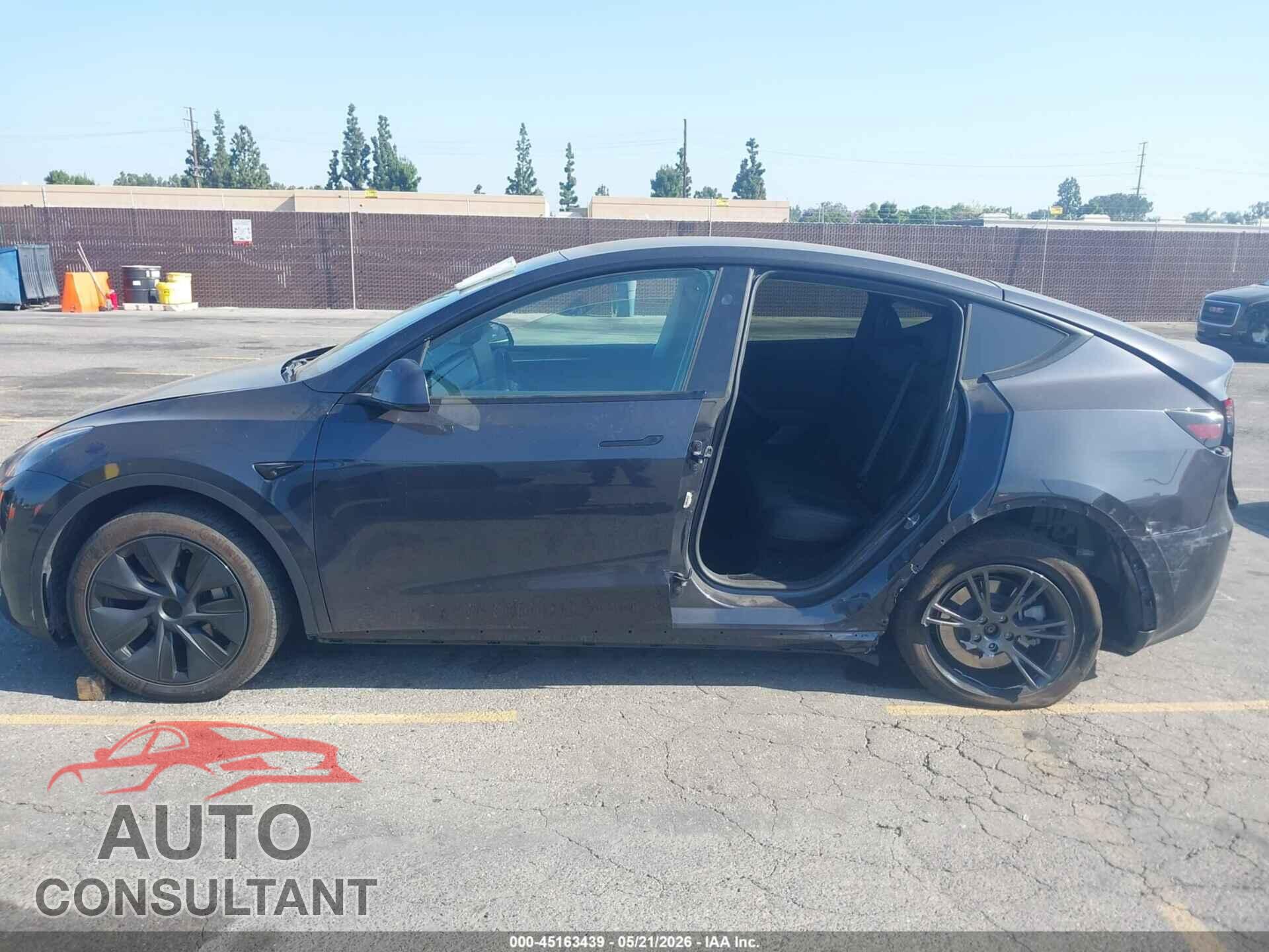 TESLA MODEL Y 2024 - 7SAYGDED0RF114468