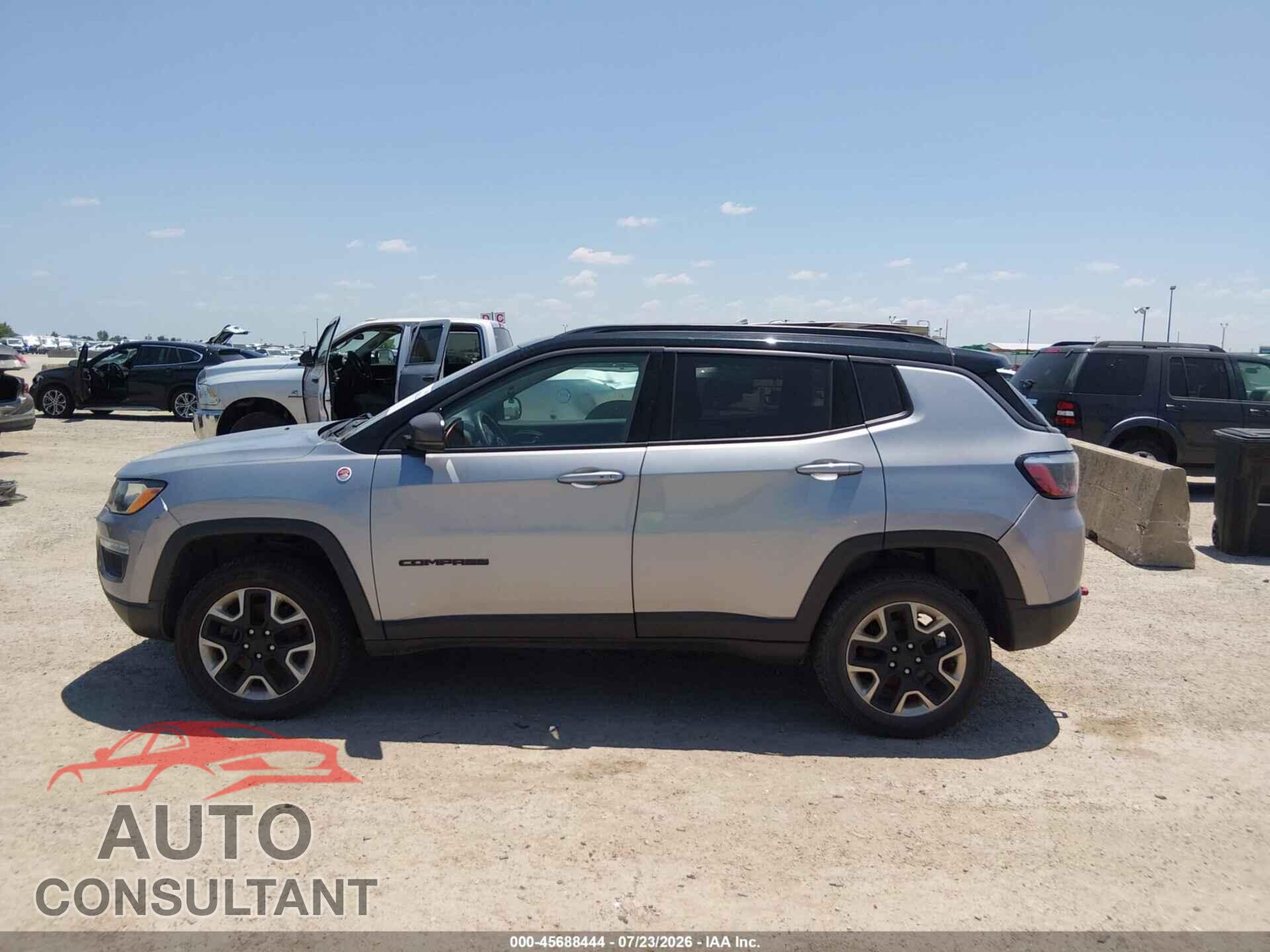 JEEP COMPASS 2018 - 3C4NJDDB2JT451165