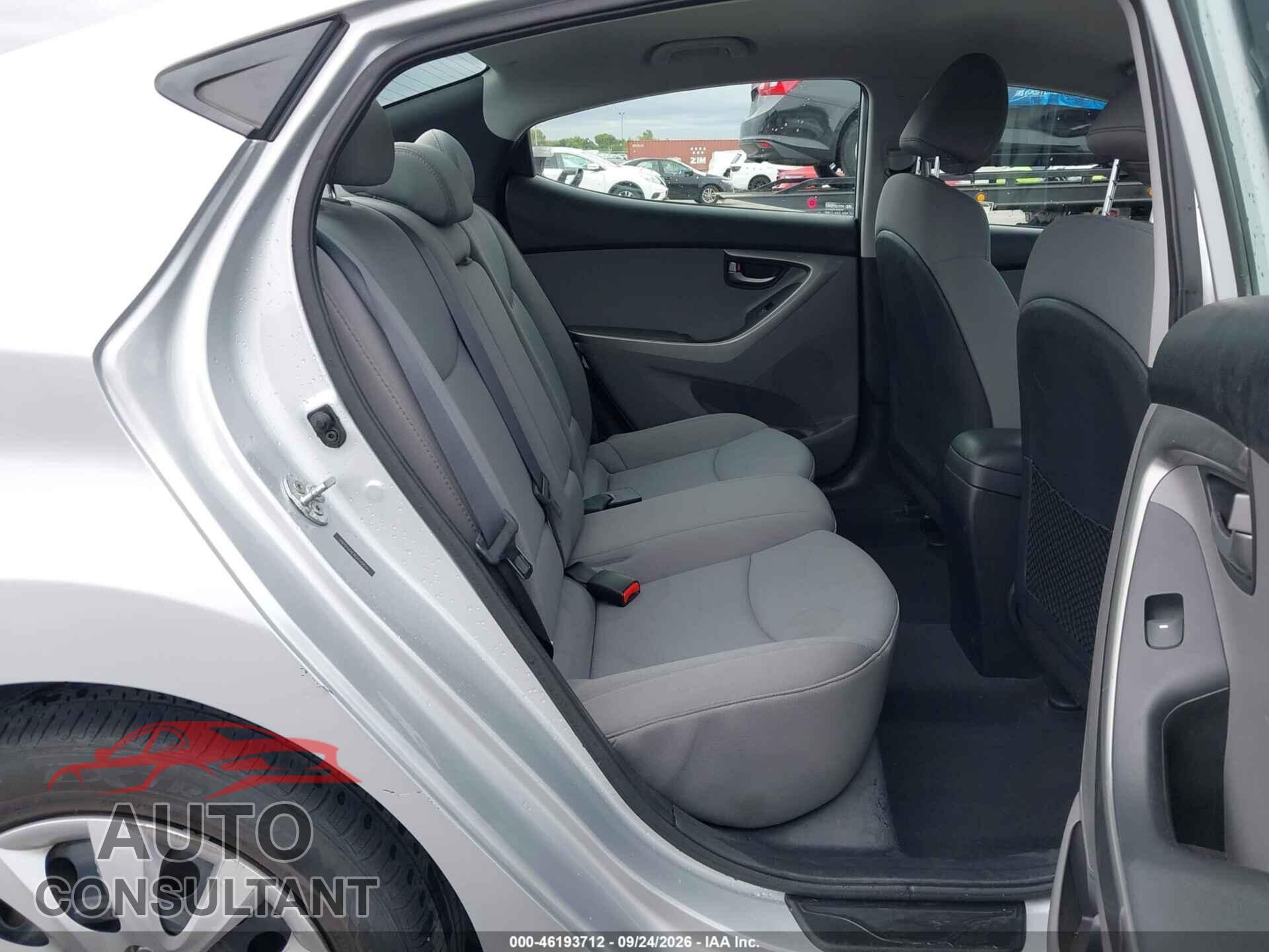 HYUNDAI ELANTRA 2012 - 5NPDH4AE8CH140610