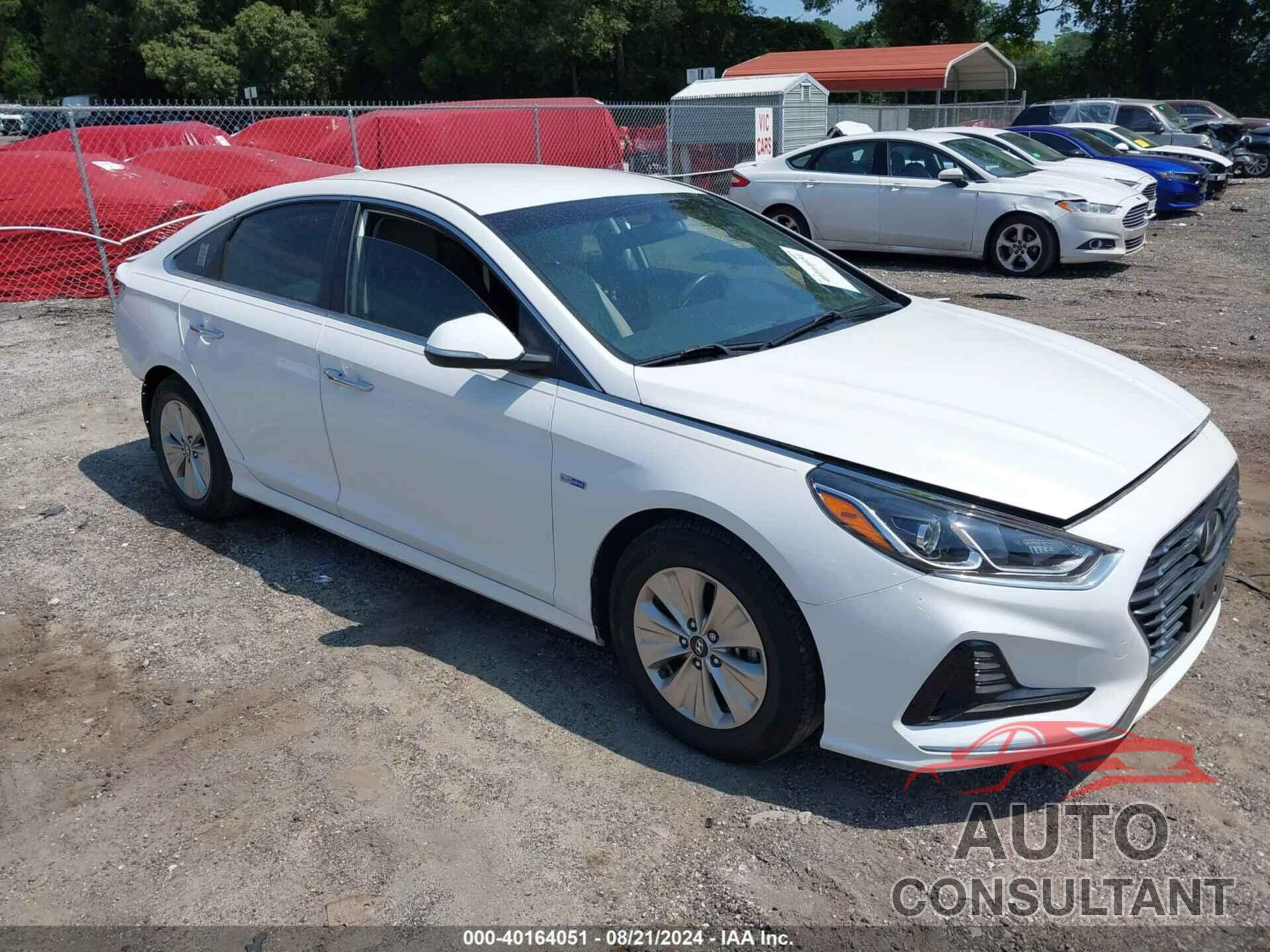 HYUNDAI SONATA HYBRID 2018 - KMHE24L3XJA083697