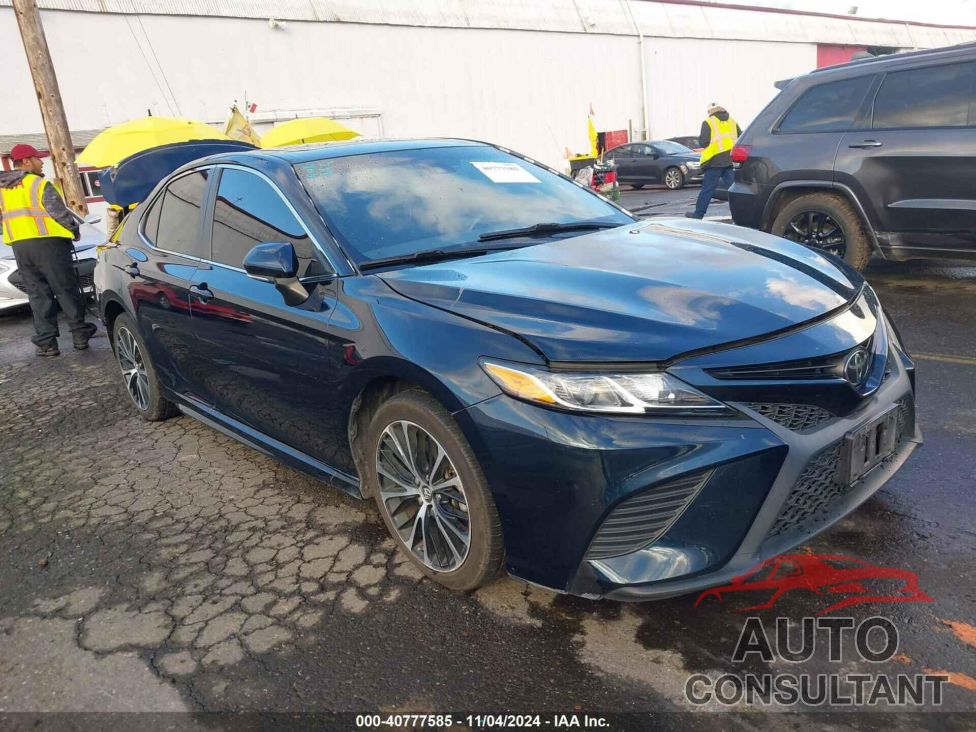 TOYOTA CAMRY 2018 - 4T1B11HK0JU630995
