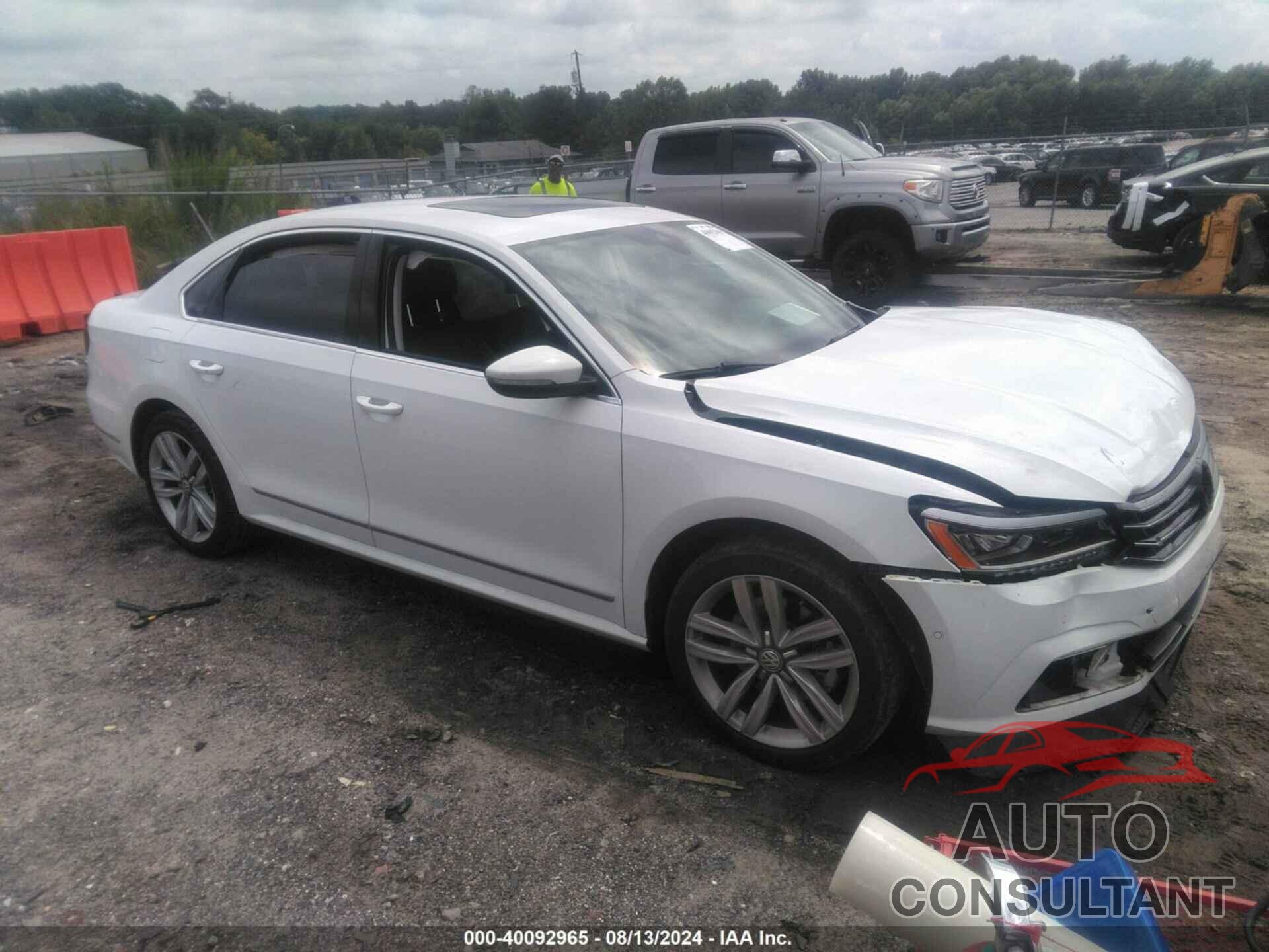 VOLKSWAGEN PASSAT 2017 - 1VWCT7A35HC075631