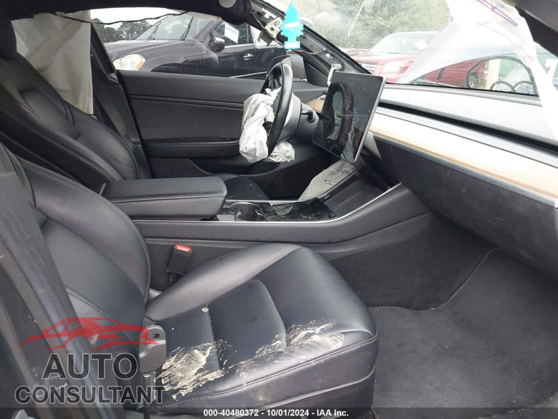 TESLA MODEL 3 2018 - 5YJ3E1EA0JF031094