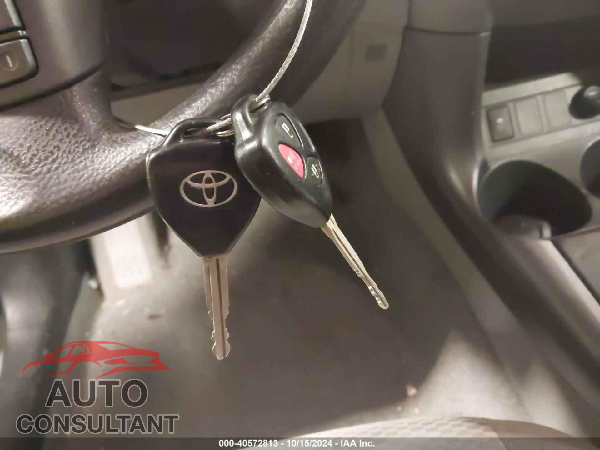 TOYOTA RAV4 2011 - 2T3BF4DV5BW096193