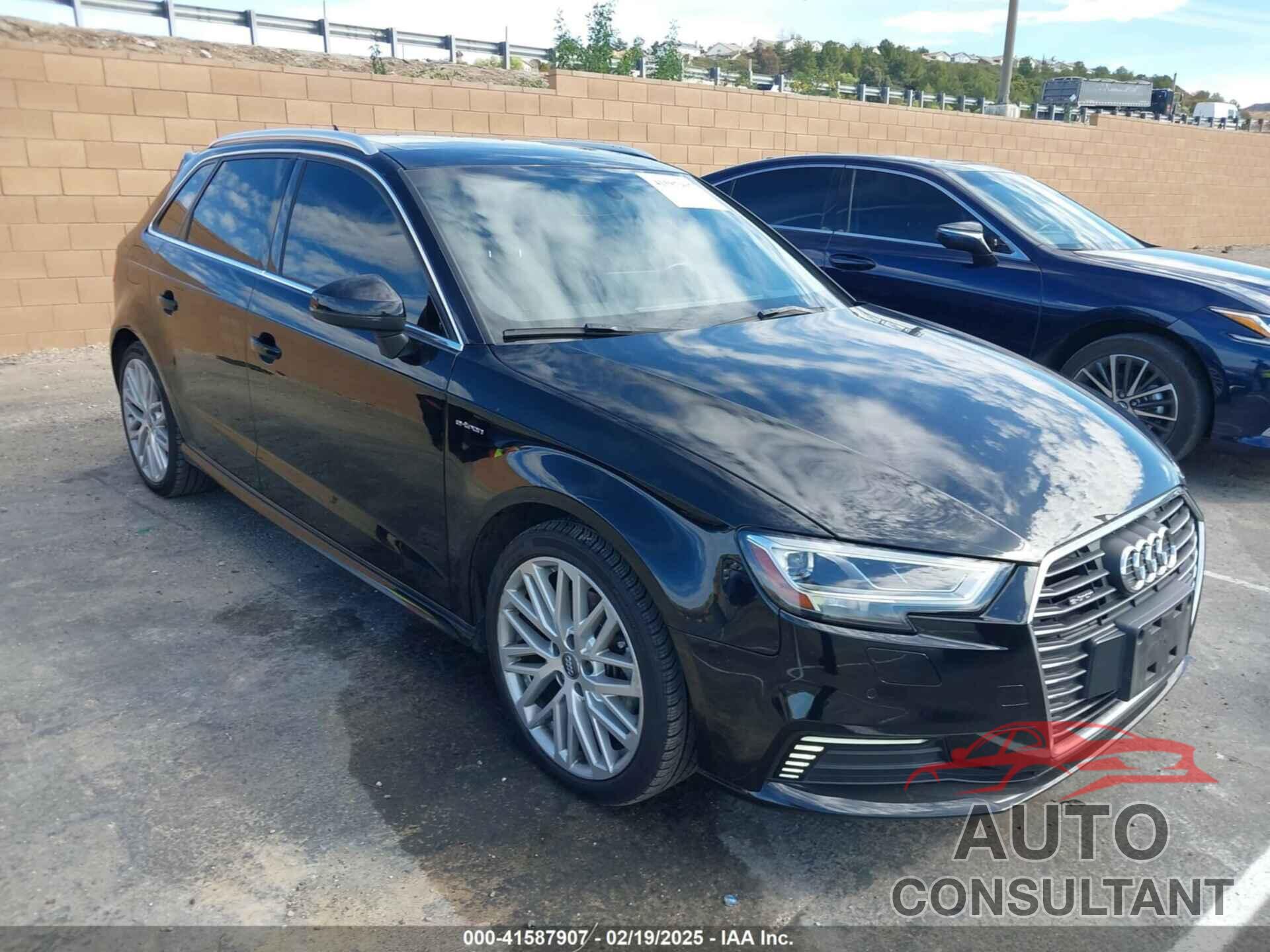 AUDI A3 E-TRON 2018 - WAUTPBFF6JA065492