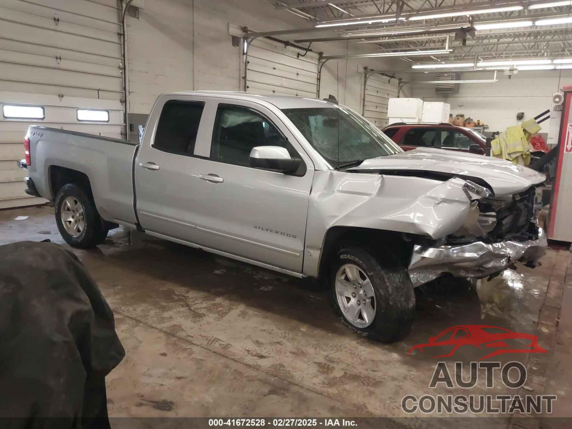 CHEVROLET SILVERADO 1500 2018 - 1GCVKREC9JZ305629