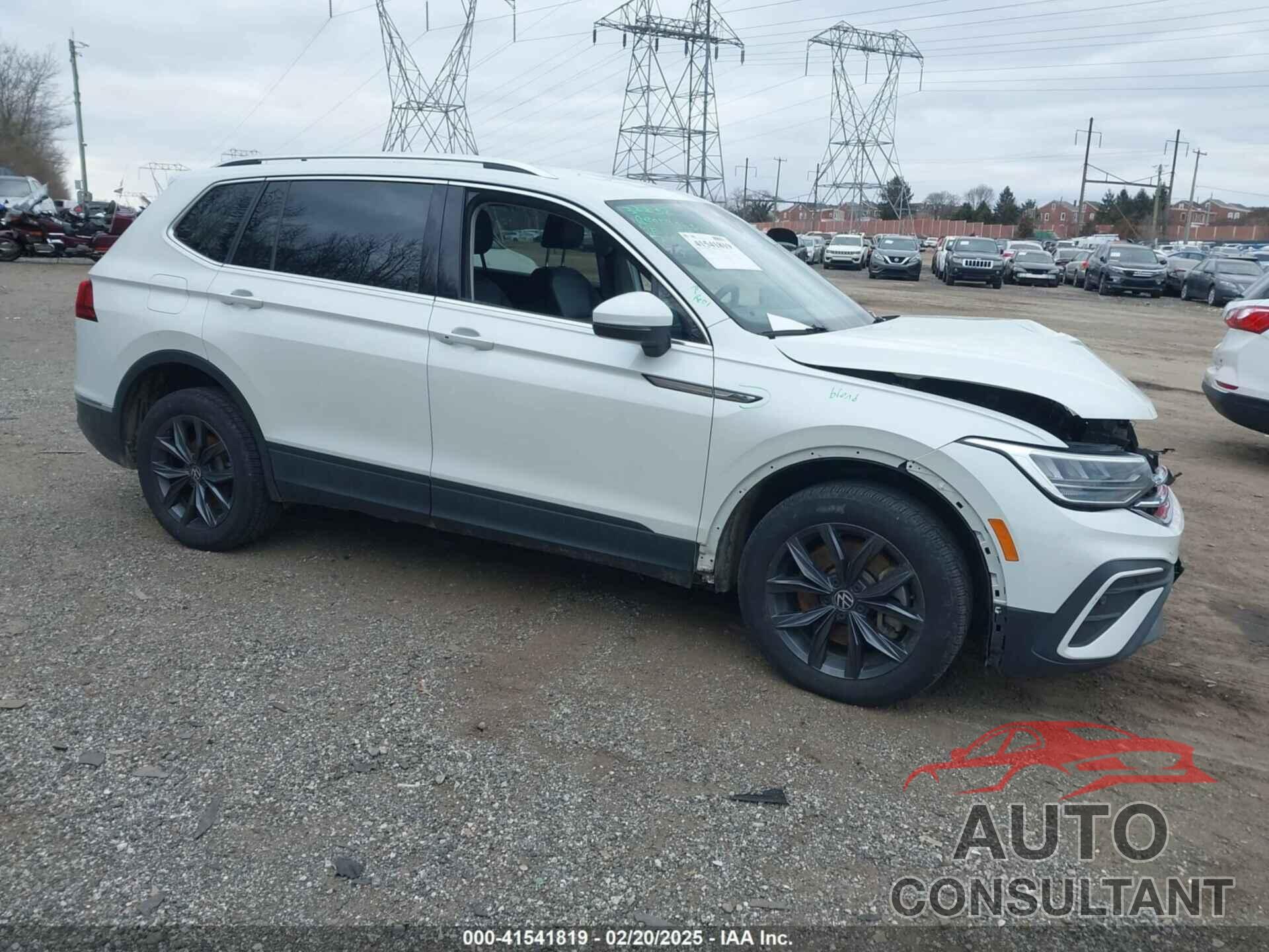 VOLKSWAGEN TIGUAN 2023 - 3VV2B7AX8PM062519